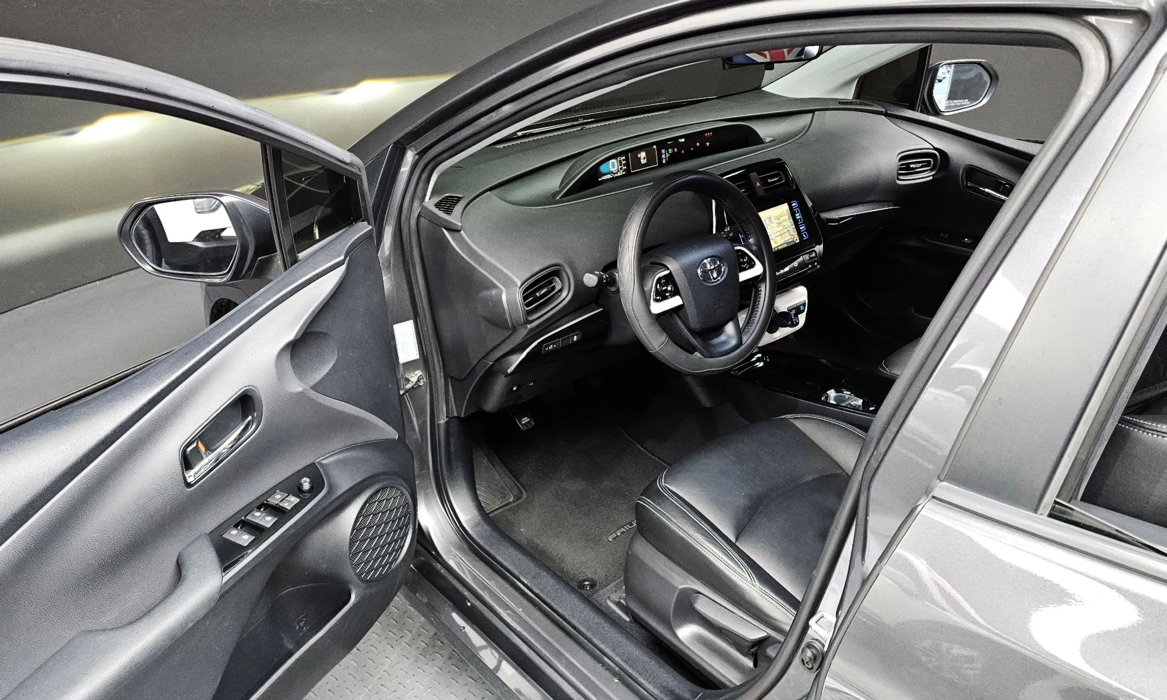 Toyota Prius 4th Generation превью 11