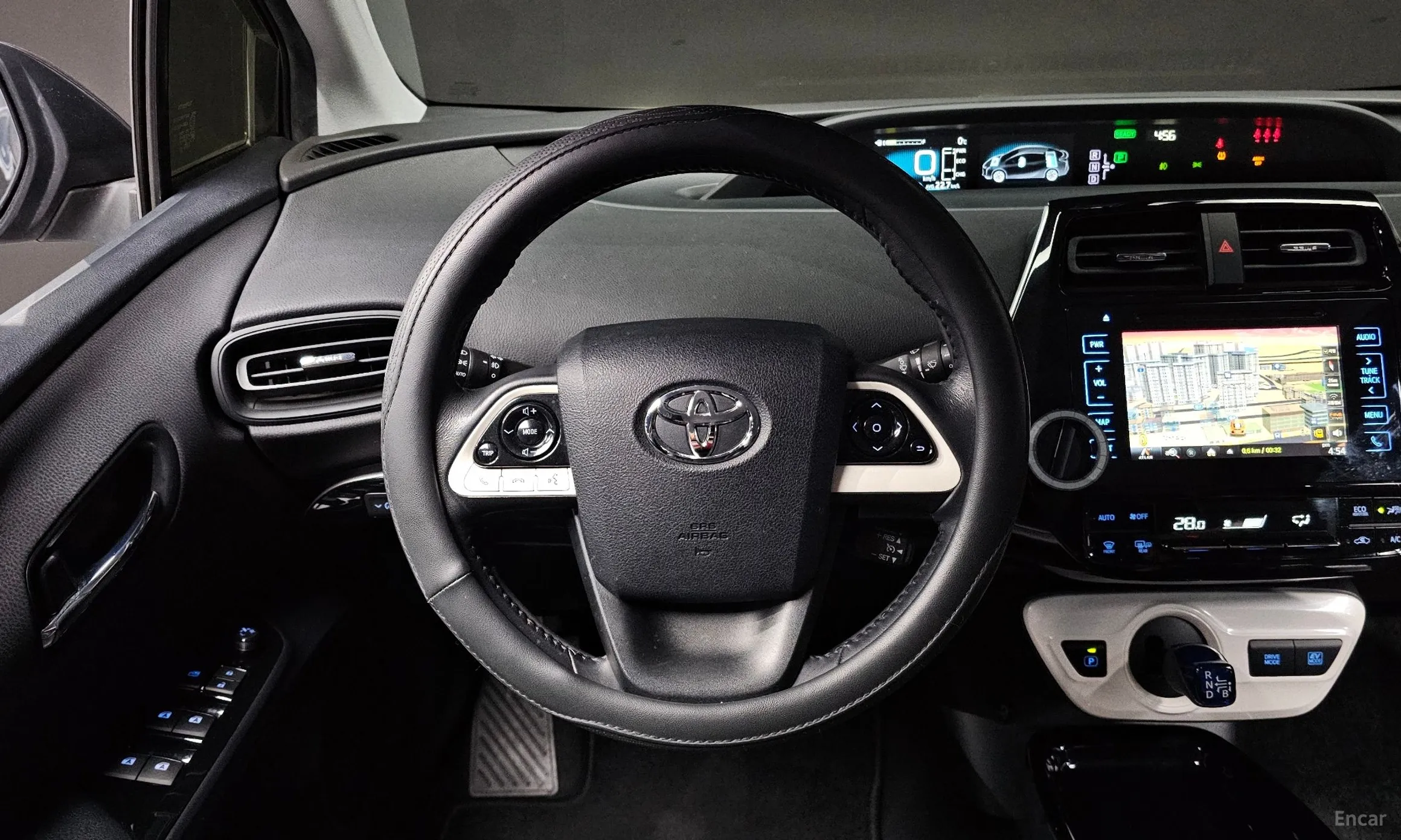 Toyota Prius 4th Generation превью 13