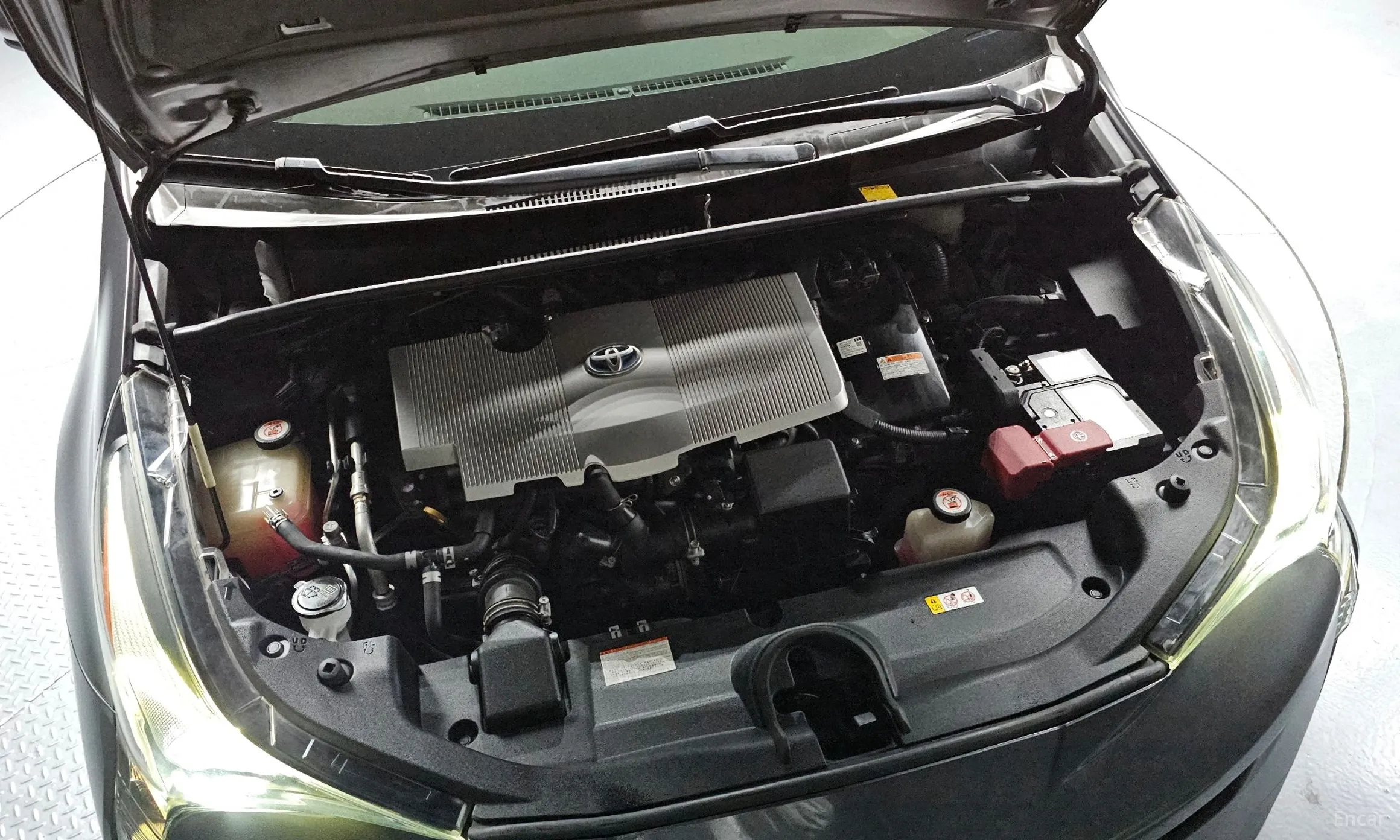 Toyota Prius 4th Generation превью 6