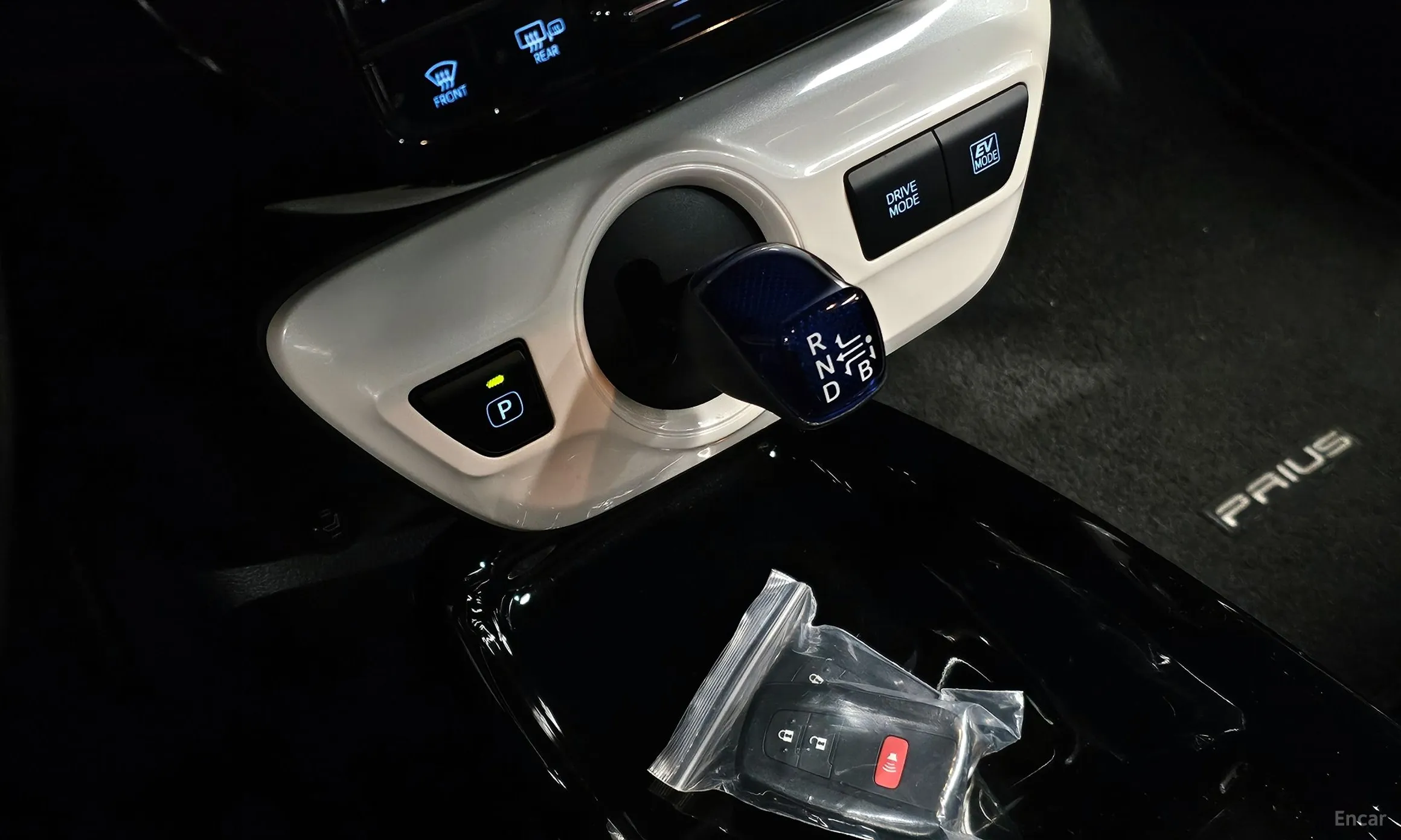 Toyota Prius 4th Generation превью 9