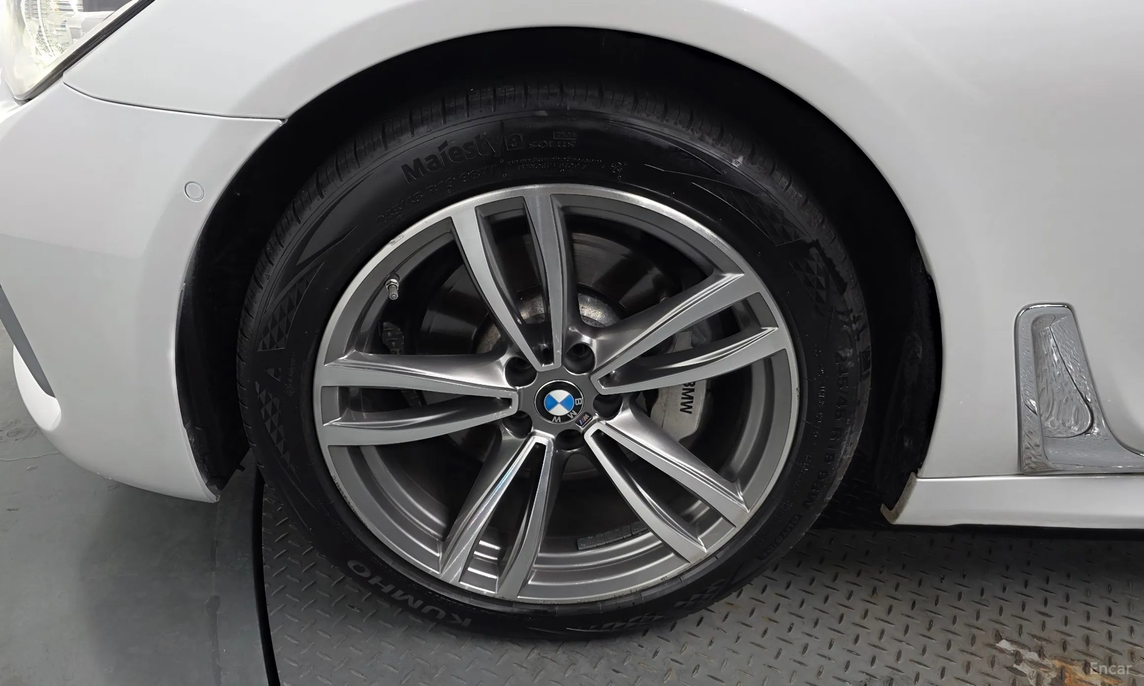 BMW 7 Series (G11) превью 5