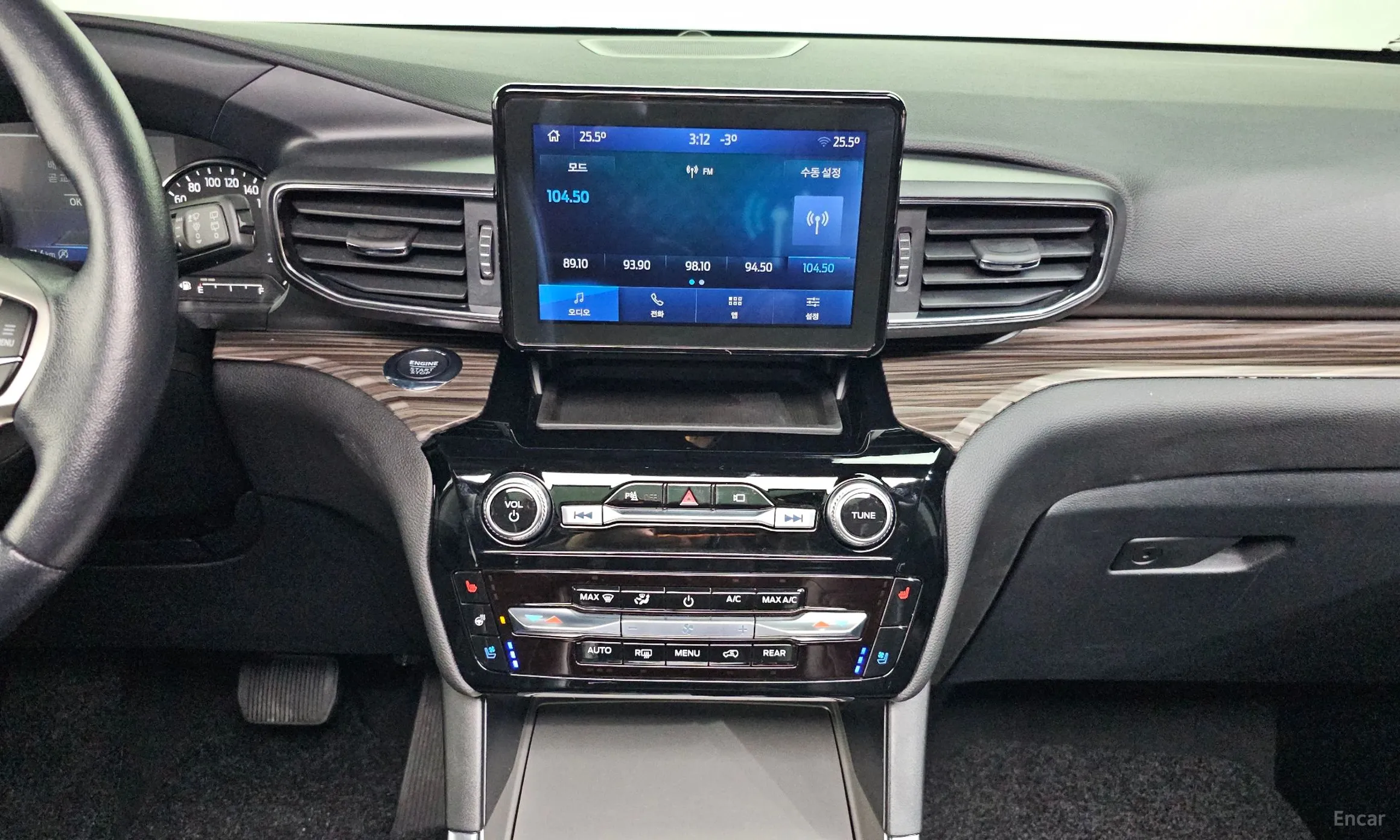 Ford Explorer 6th Generation превью 14