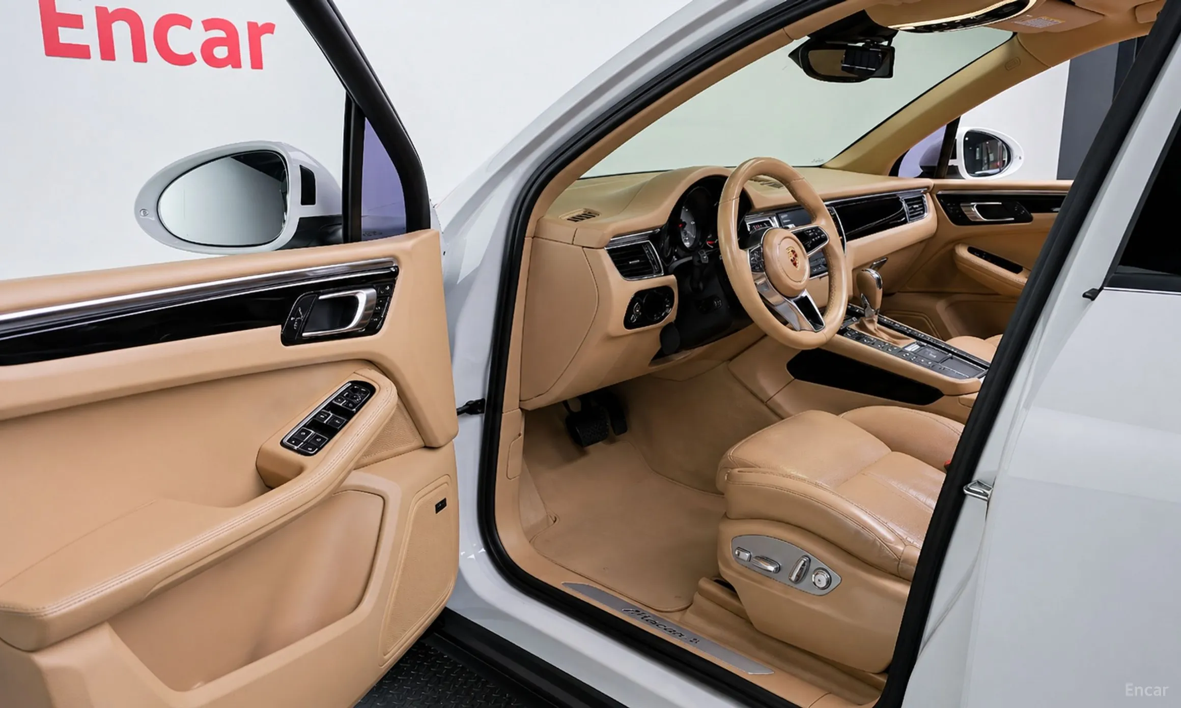 Porsche Macan превью 10