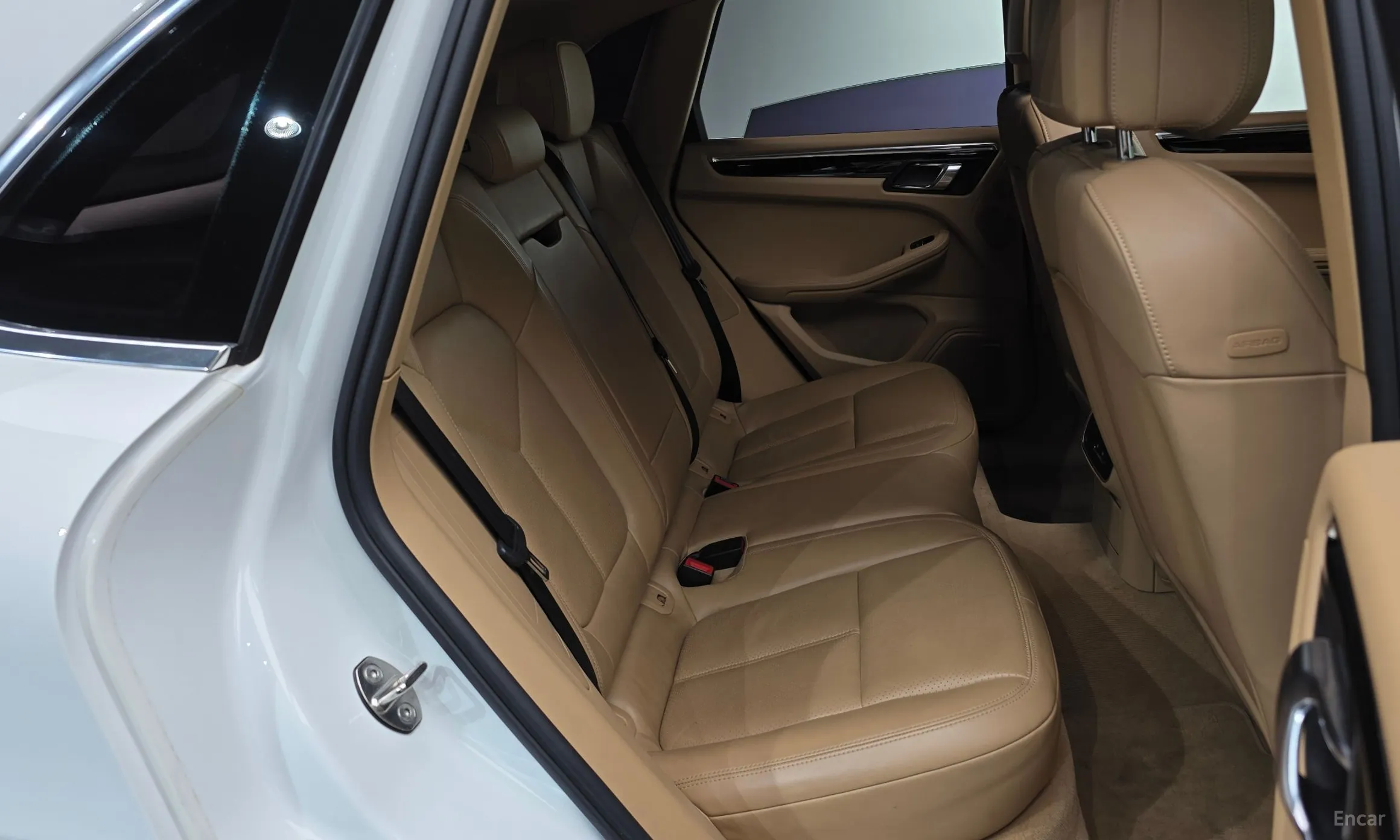 Porsche Macan превью 12