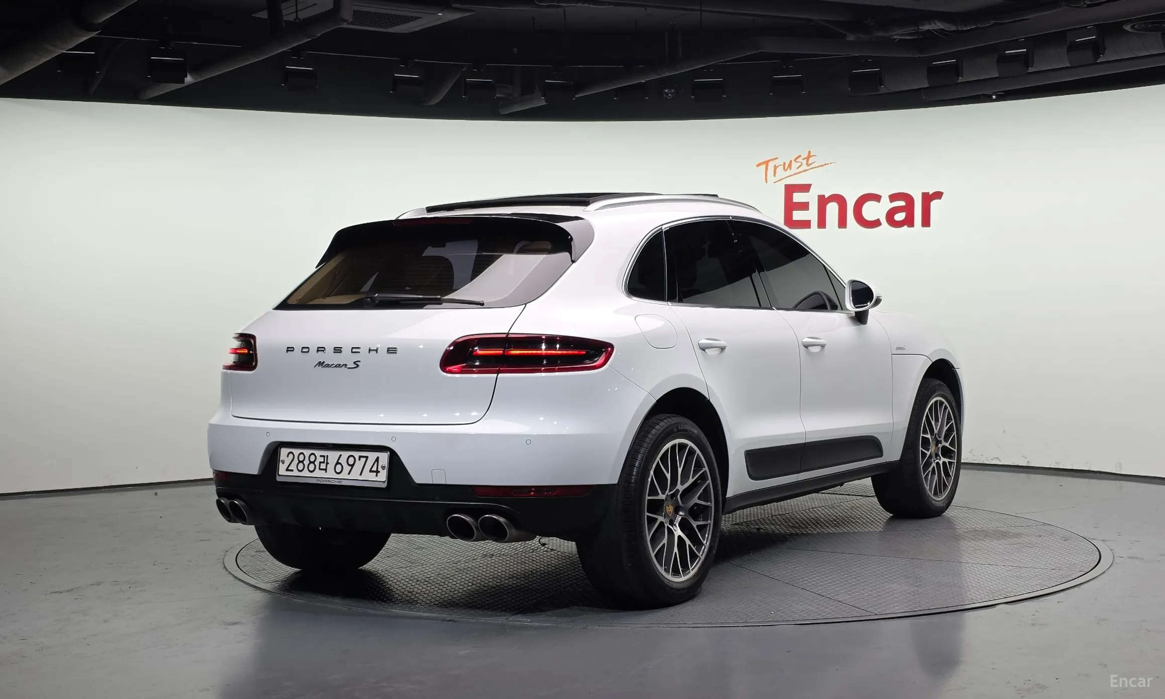Porsche Macan превью 2