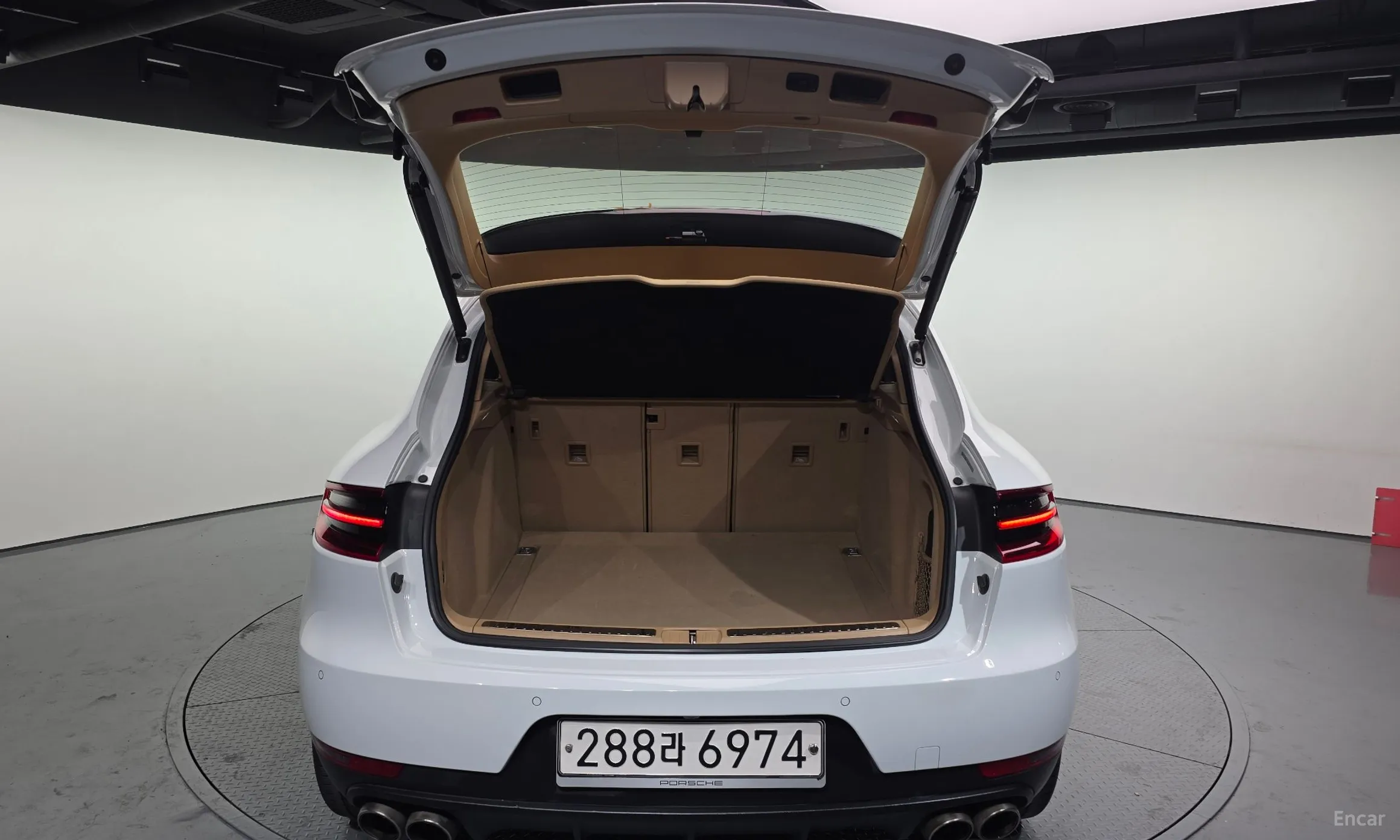 Porsche Macan превью 20