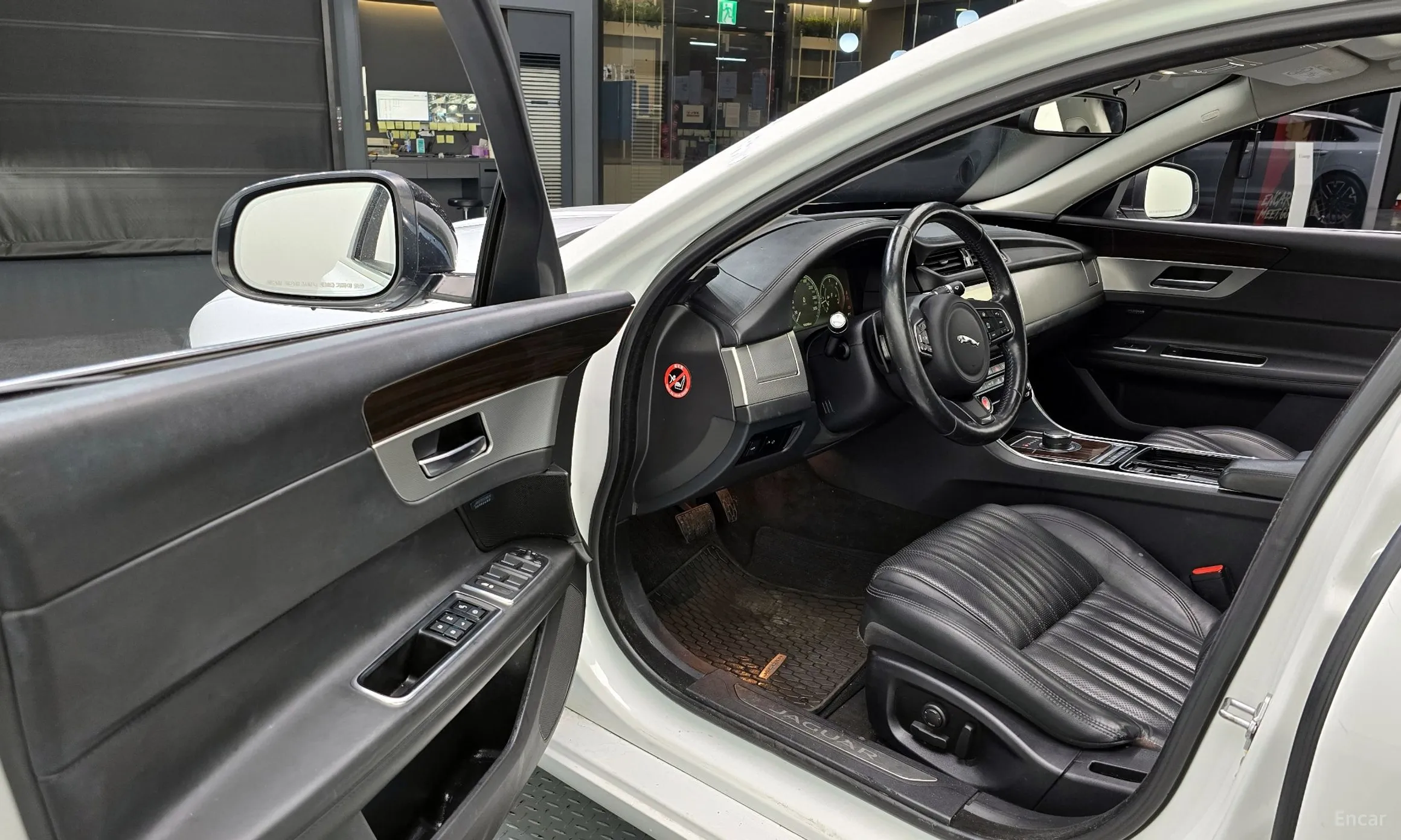 Jaguar XF (x260) превью 11