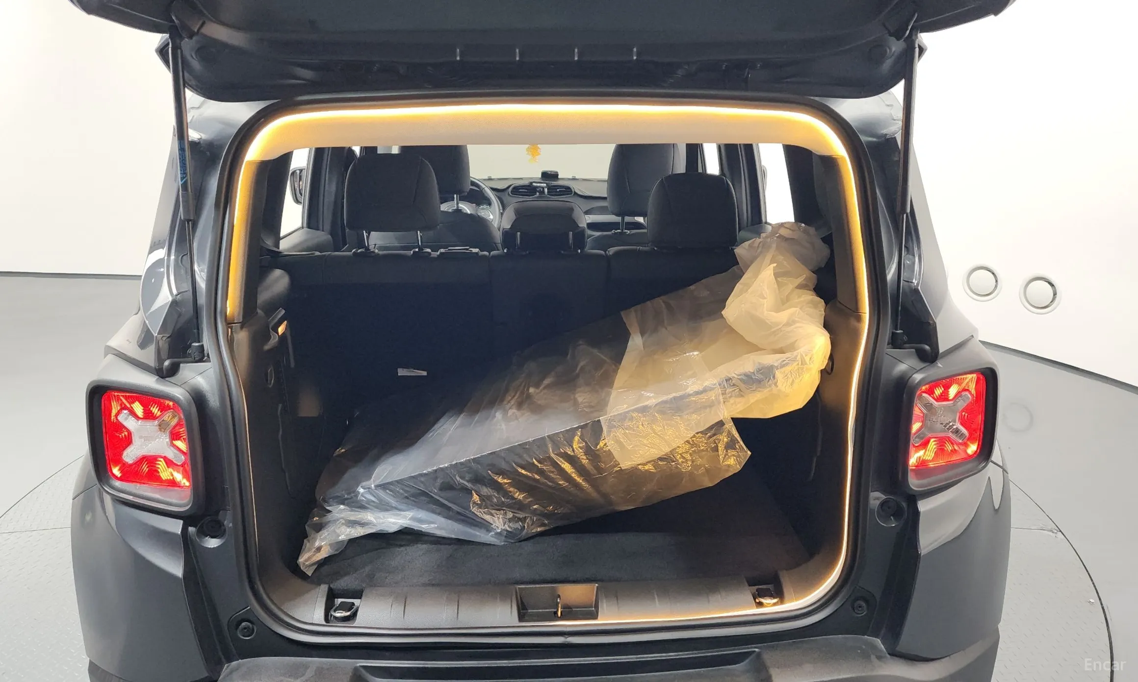 Jeep Renegade превью 20