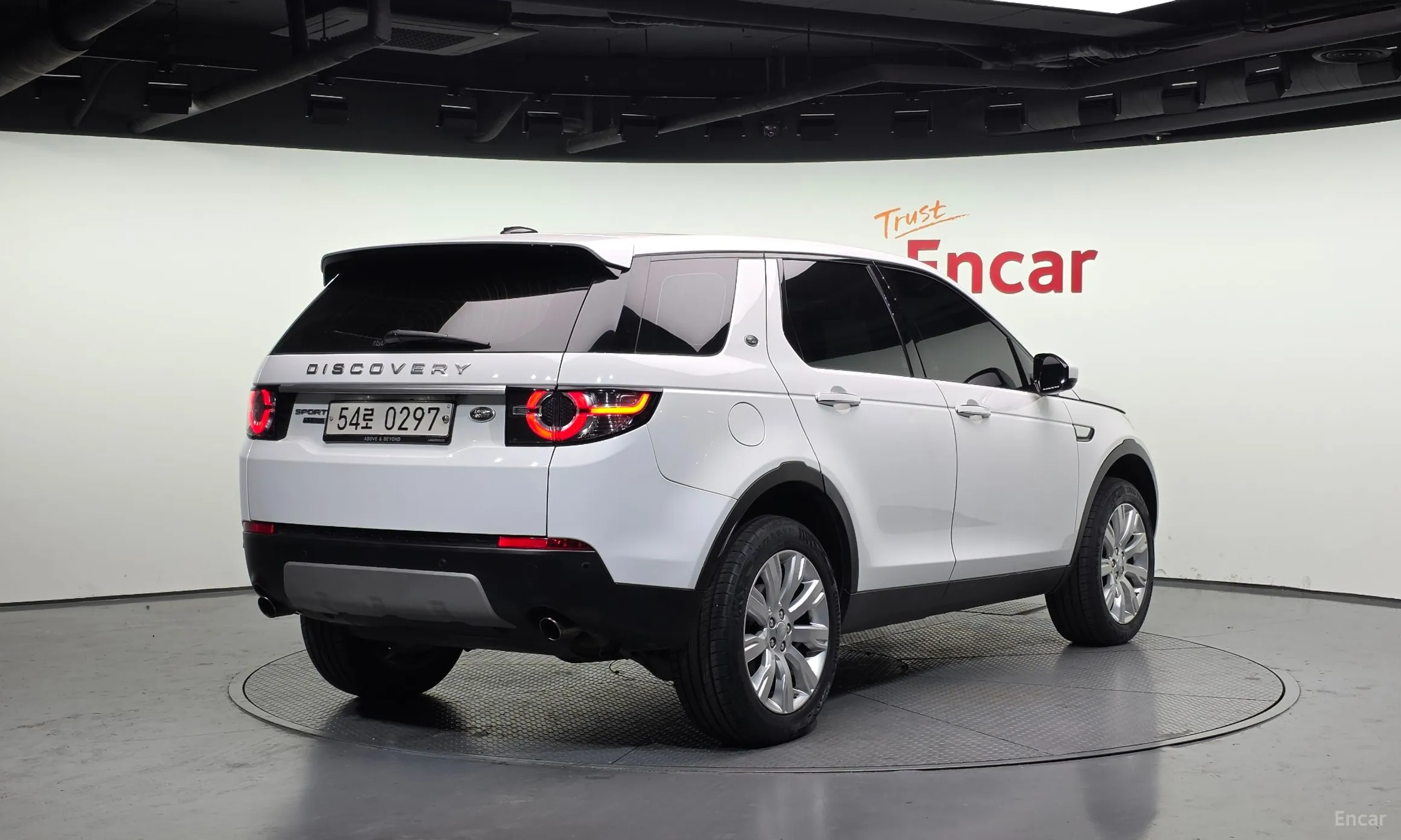Land Rover Discovery Sports превью 2