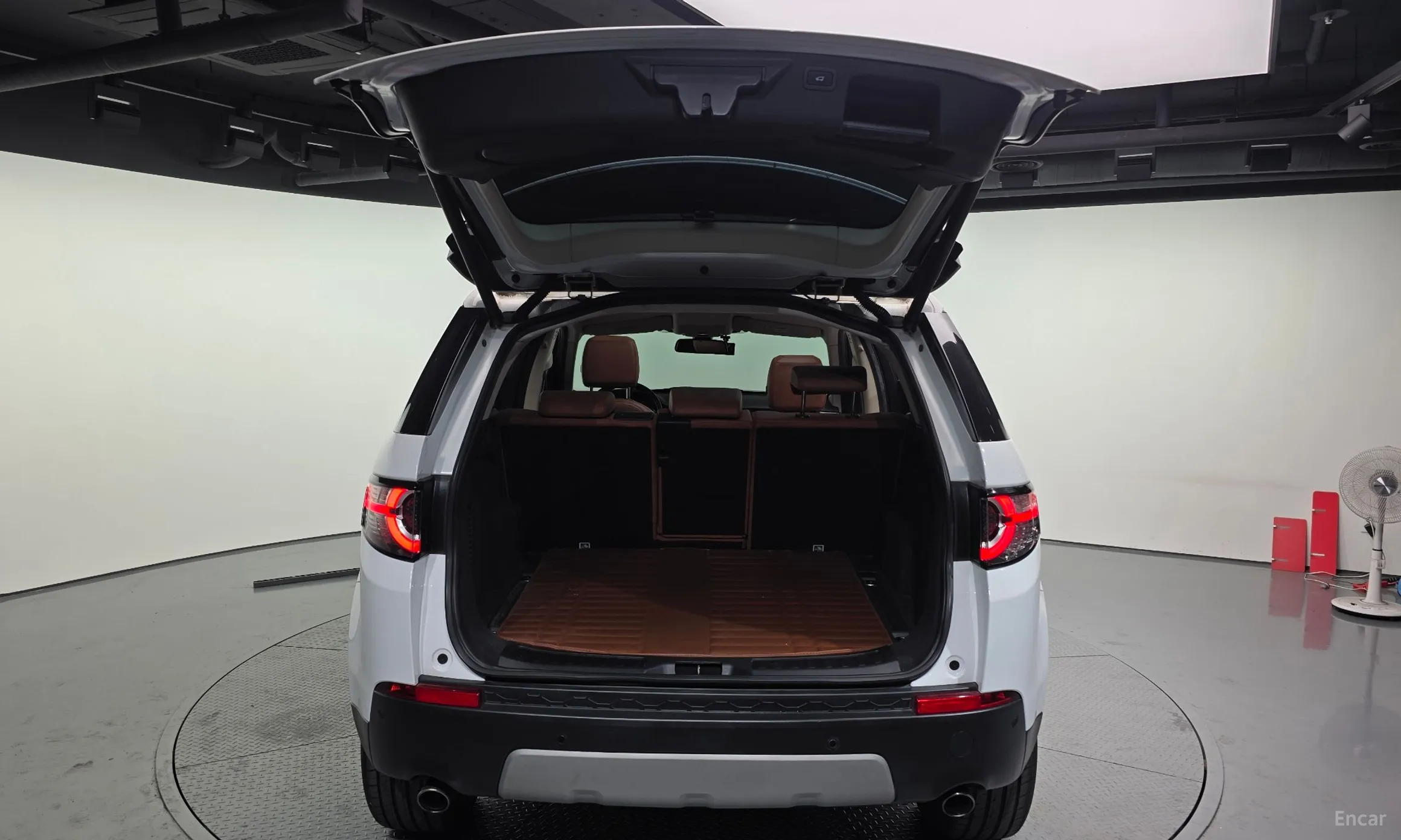Land Rover Discovery Sports превью 20