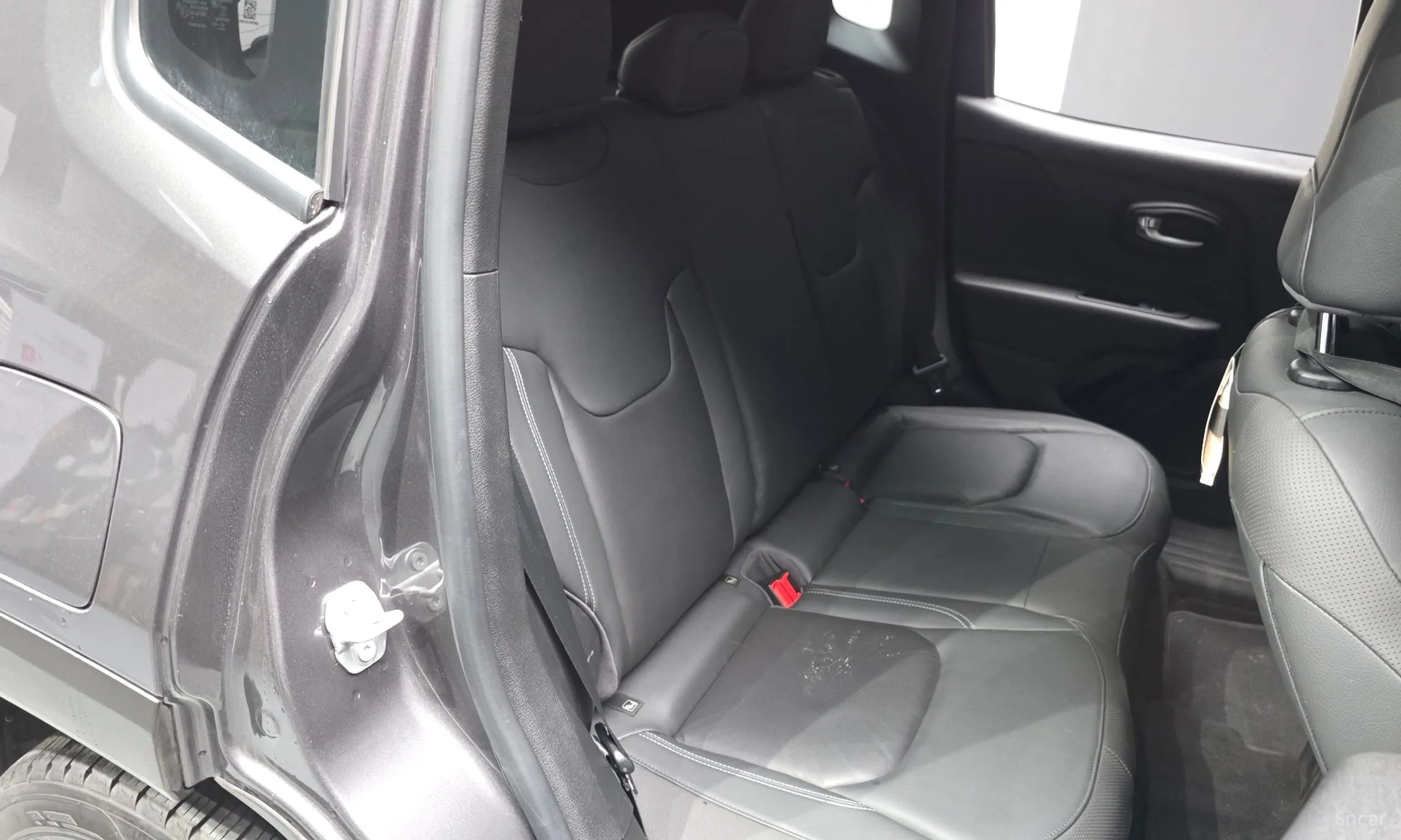 Jeep Renegade превью 12