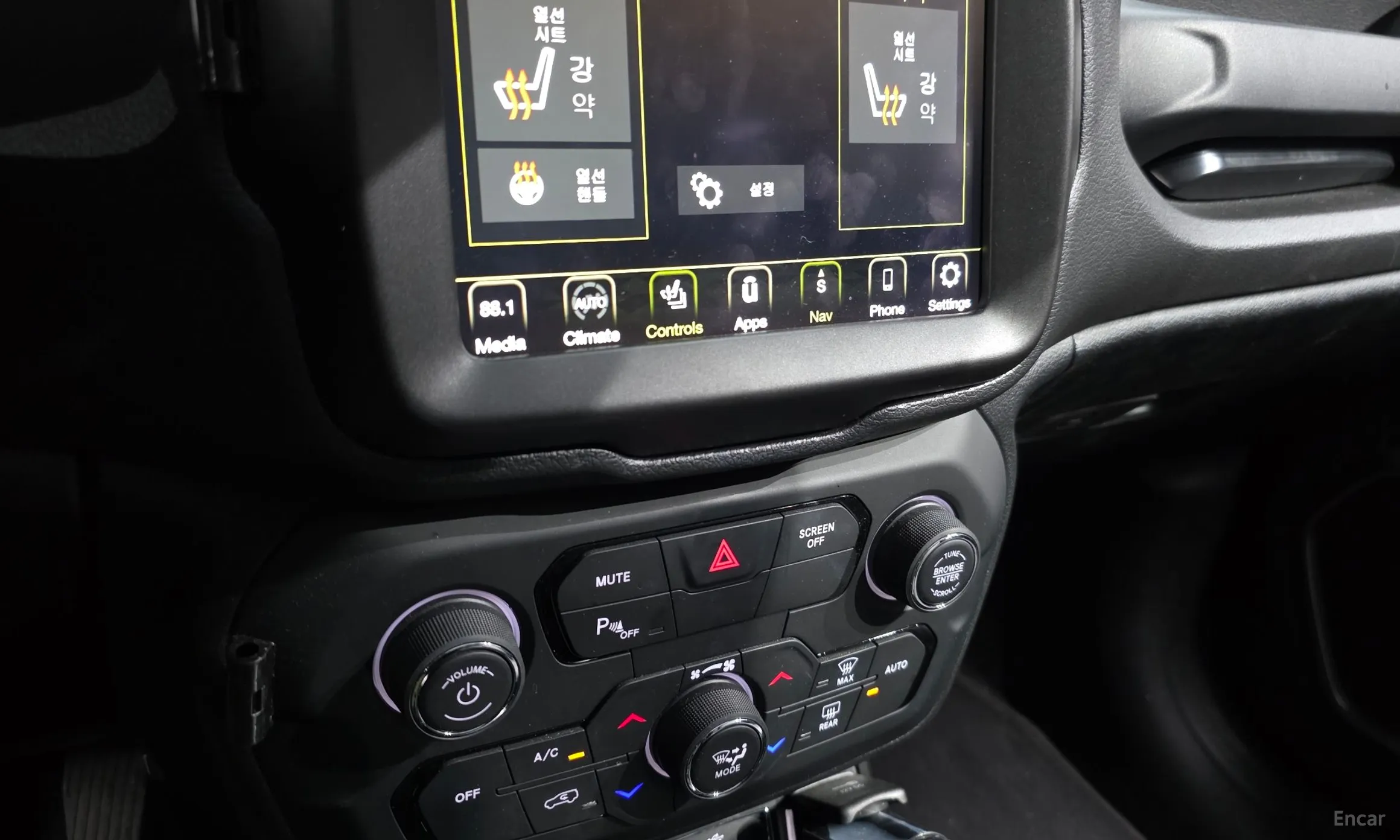 Jeep Renegade превью 16