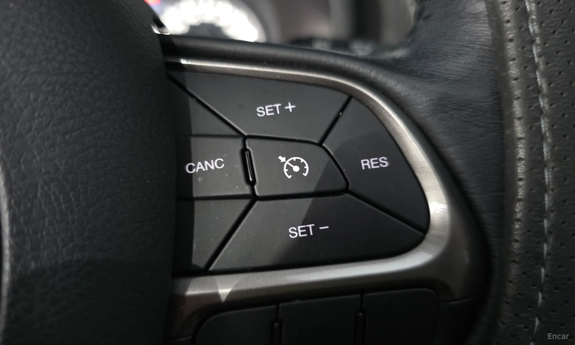 Jeep Renegade превью 18