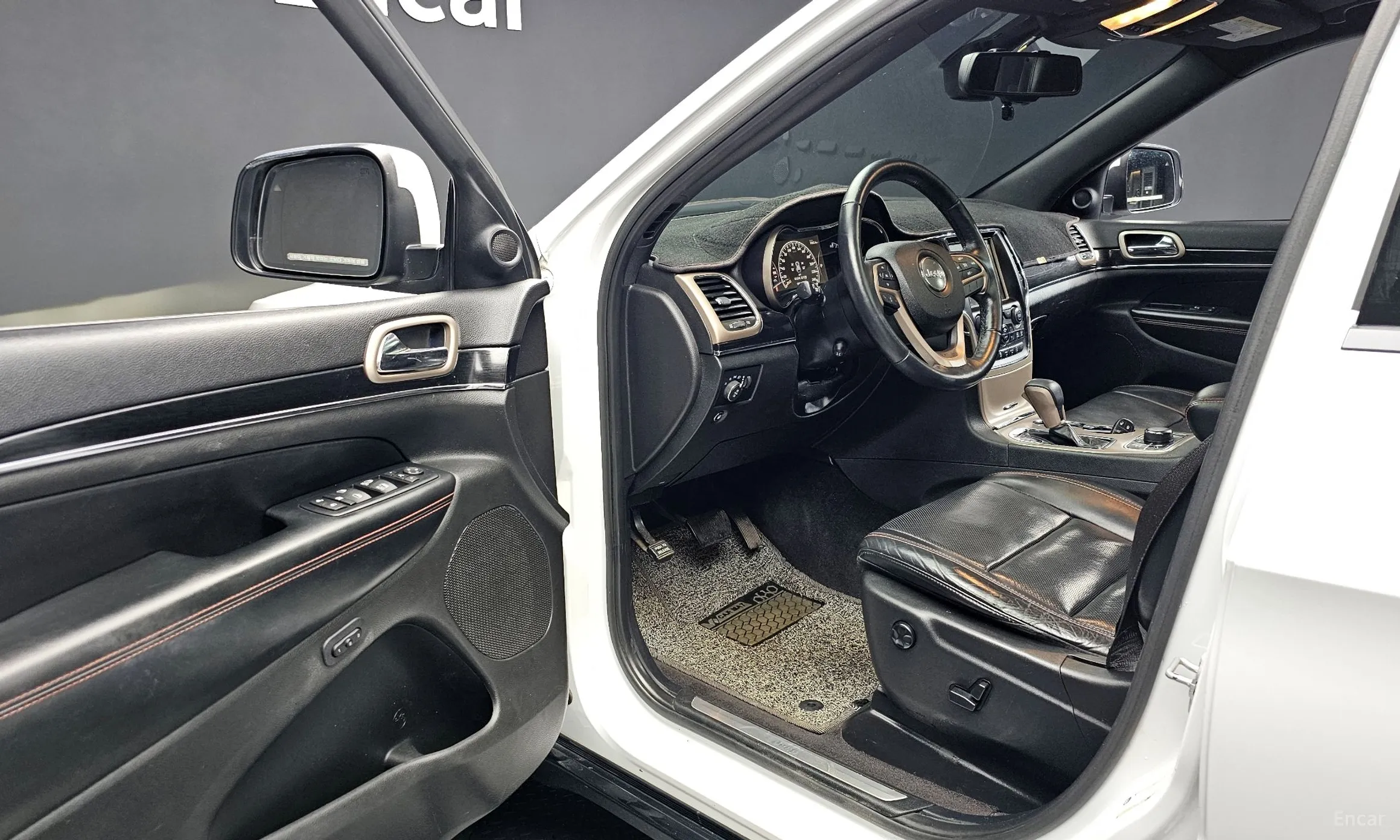 Jeep Grand Cherokee превью 11