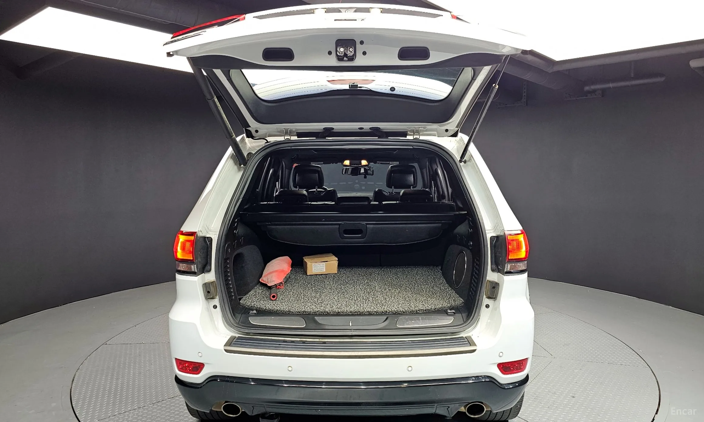Jeep Grand Cherokee превью 20