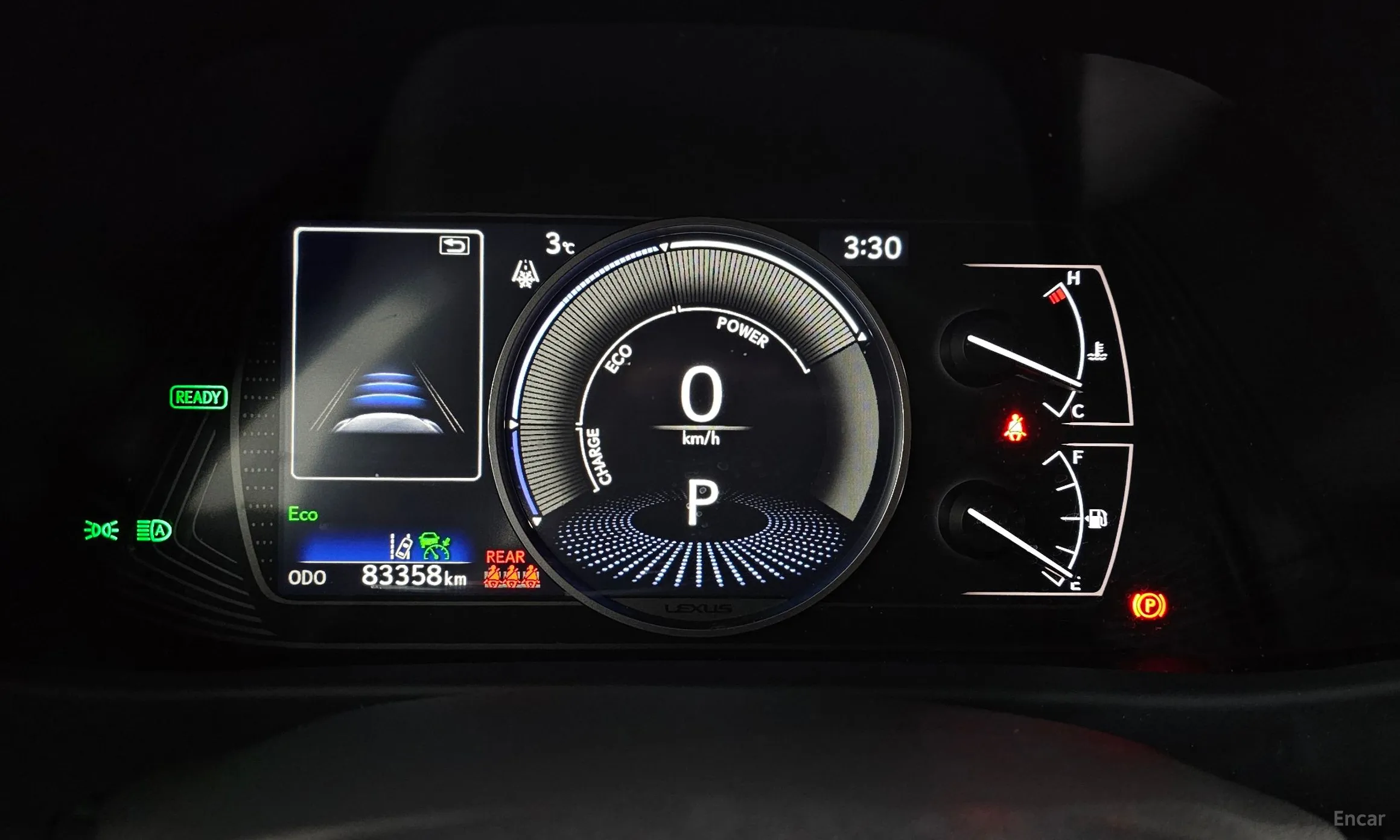Lexus UX250h превью 8