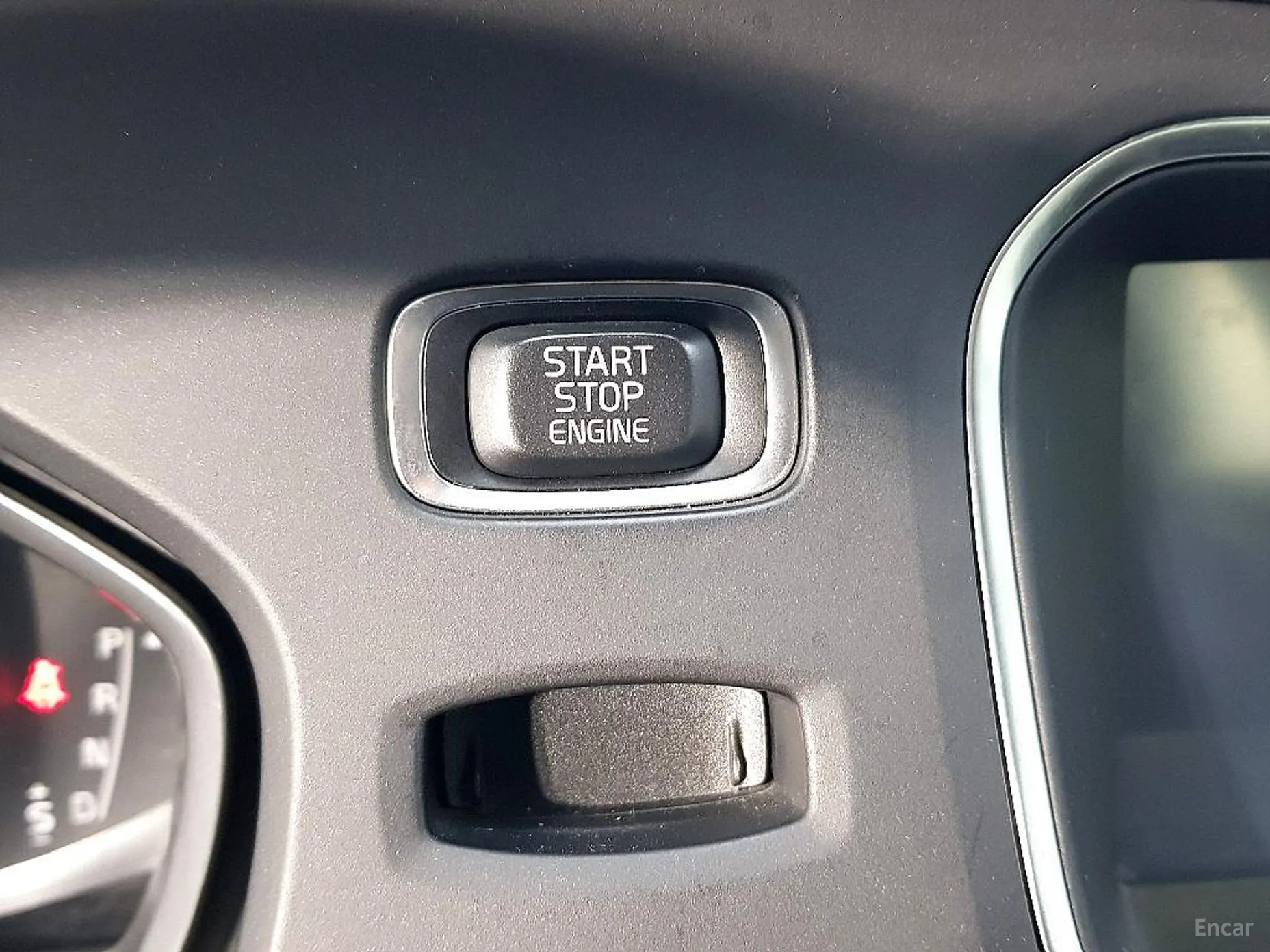 Volvo V40 превью 14