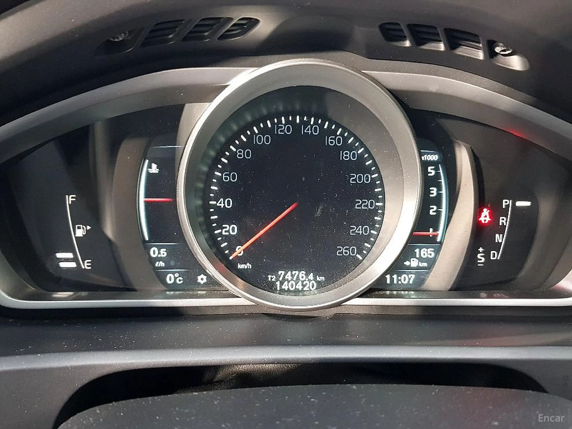 Volvo V40 превью 6