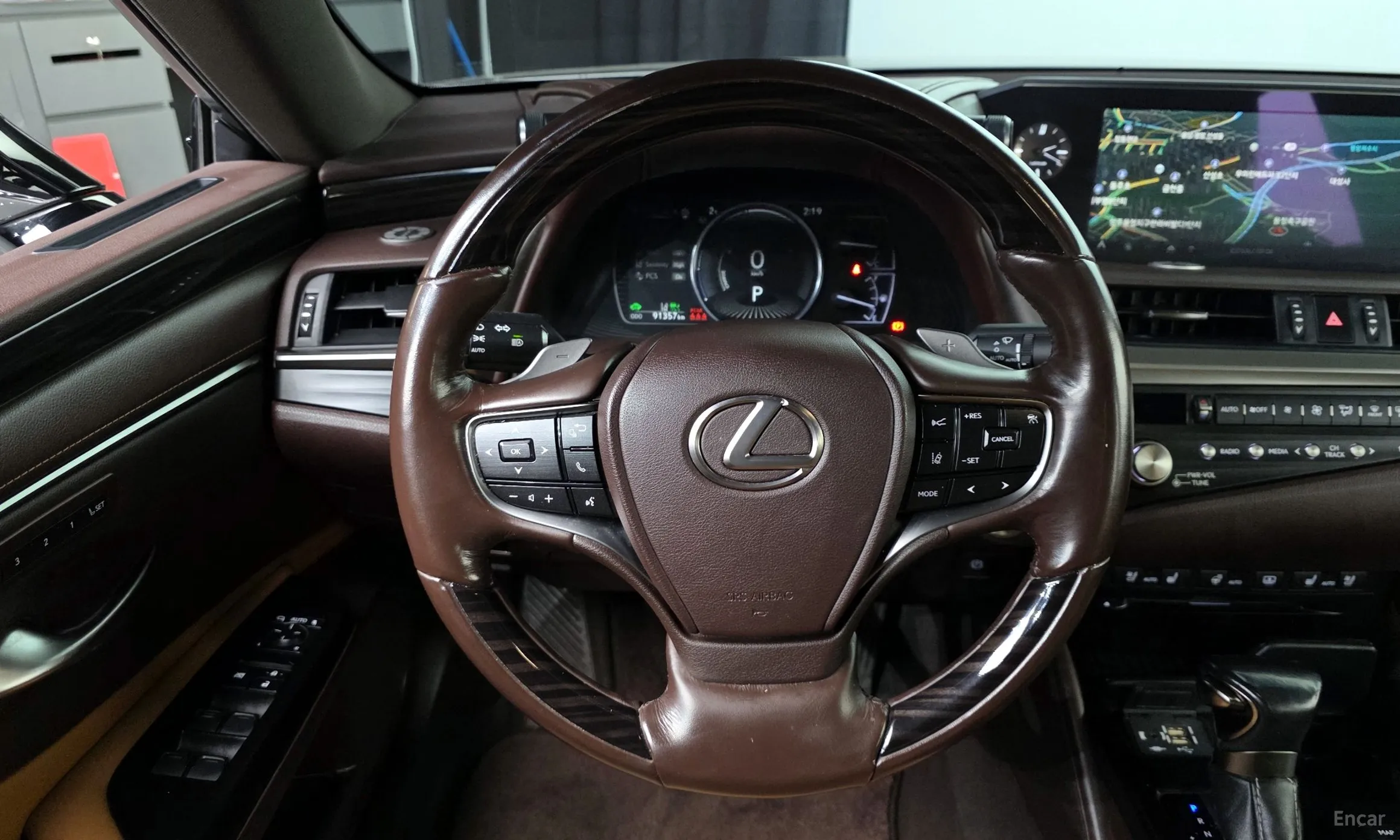 Lexus ES300h 7th Generation превью 16