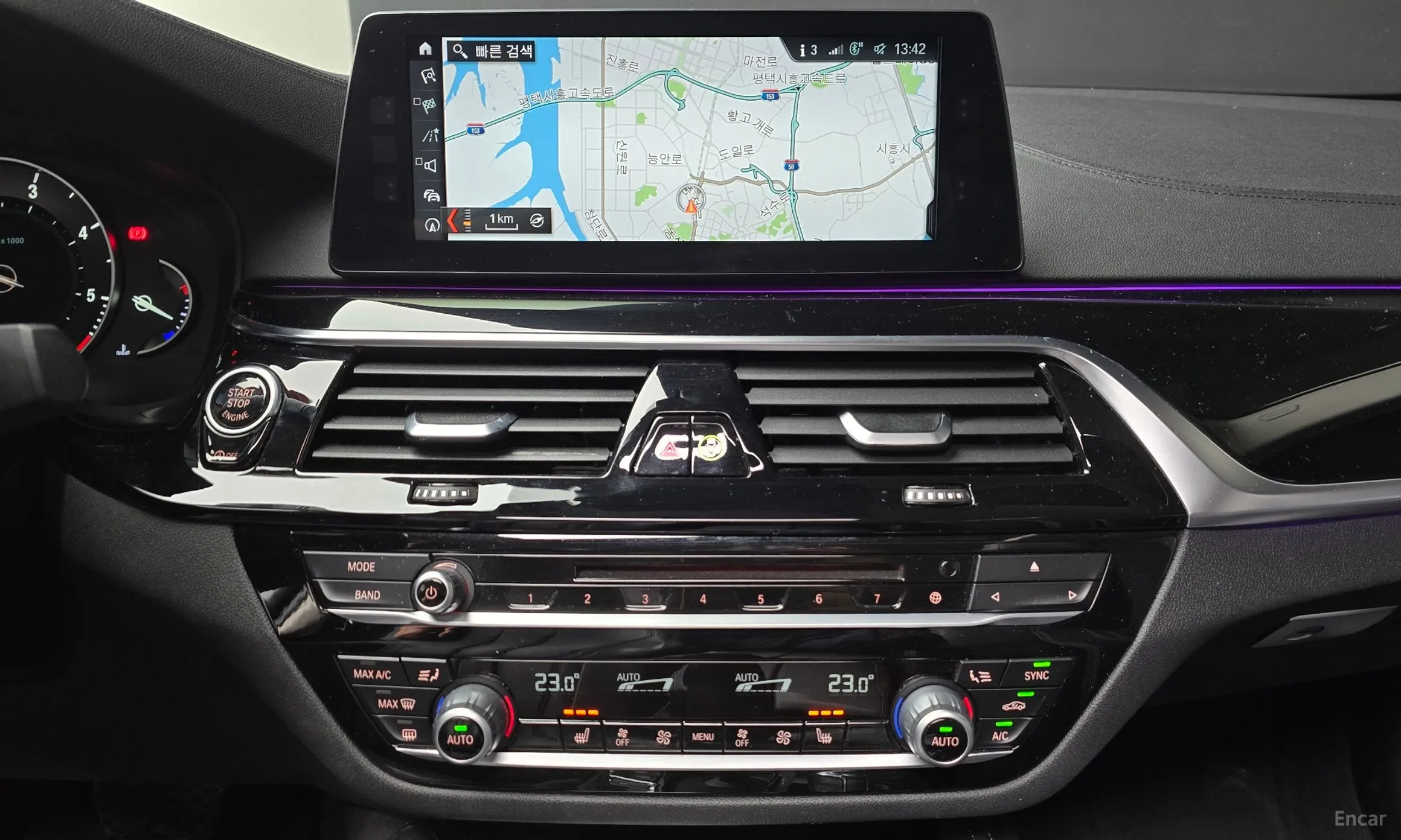 BMW 5 Series (G30) превью 14
