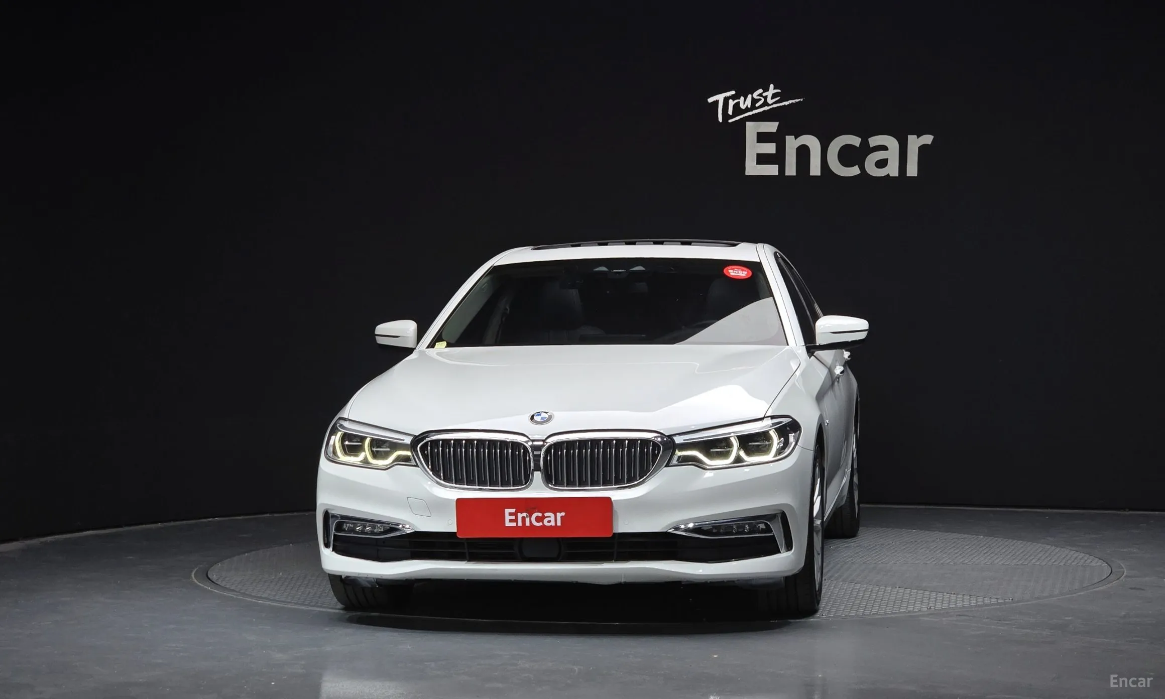 BMW 5 Series (G30) превью 3