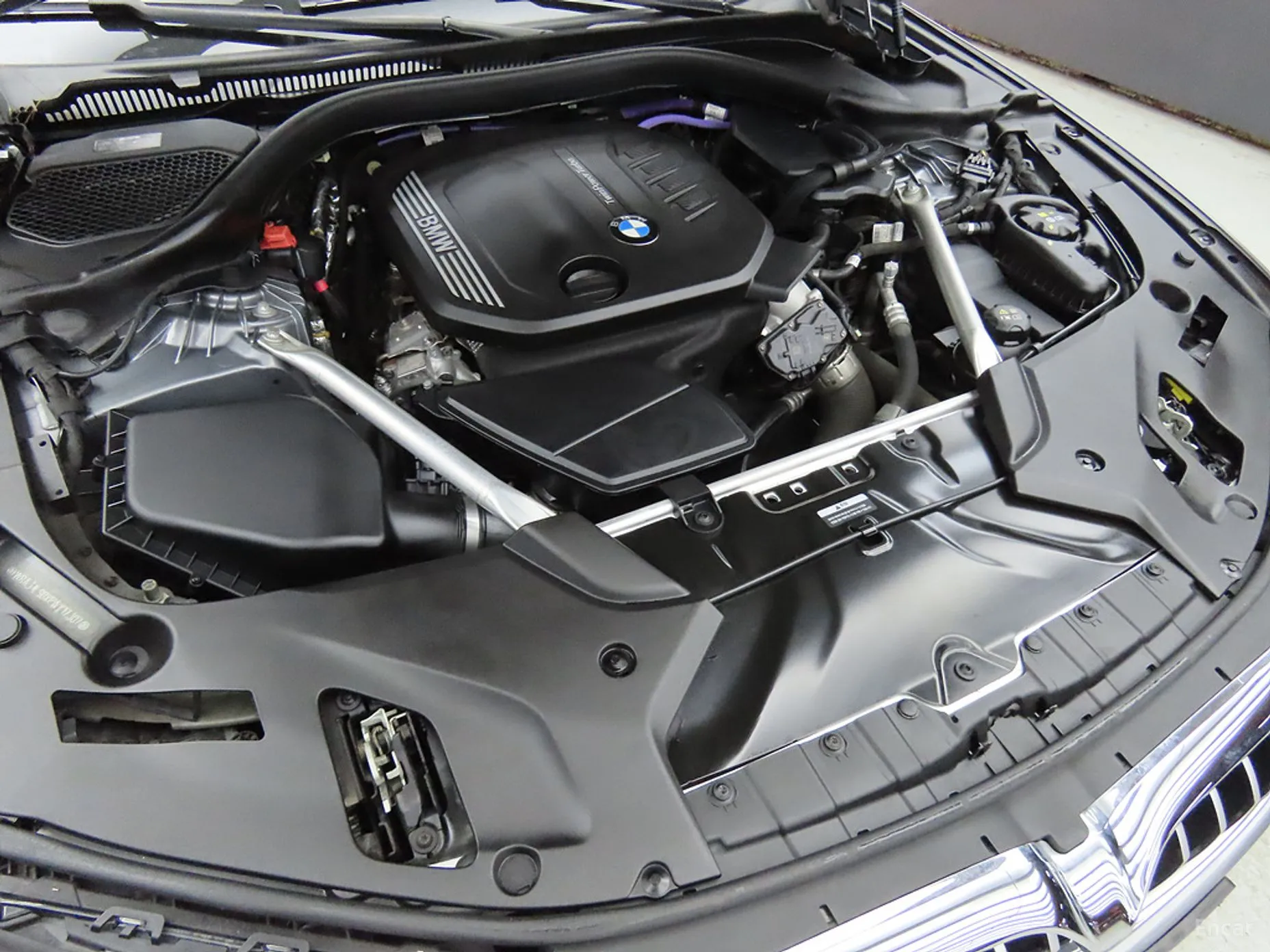 BMW 5 Series (G30) превью 18