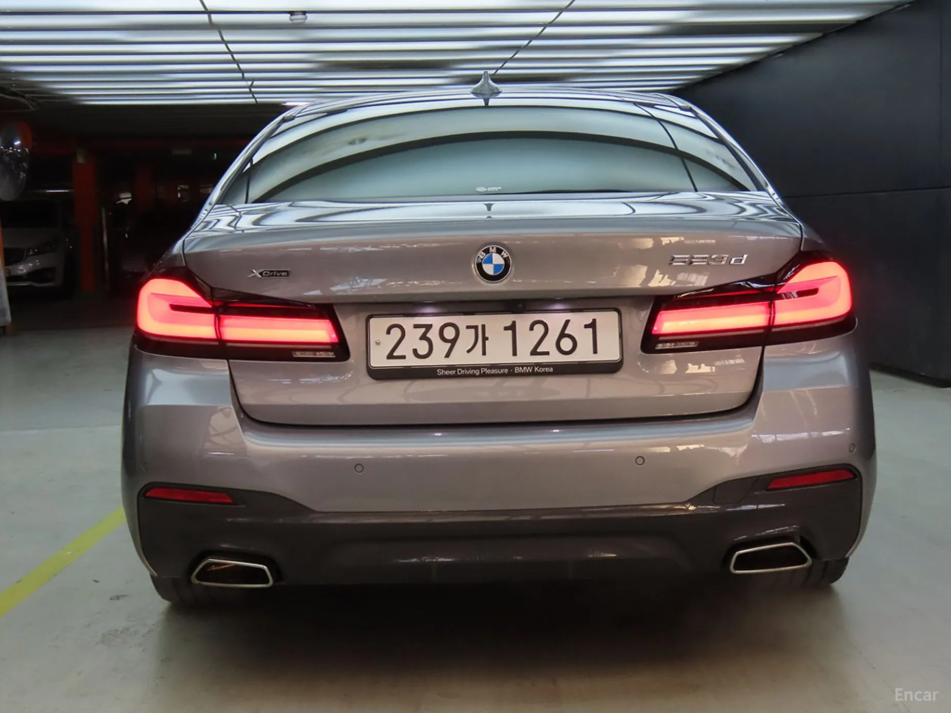 BMW 5 Series (G30) превью 4