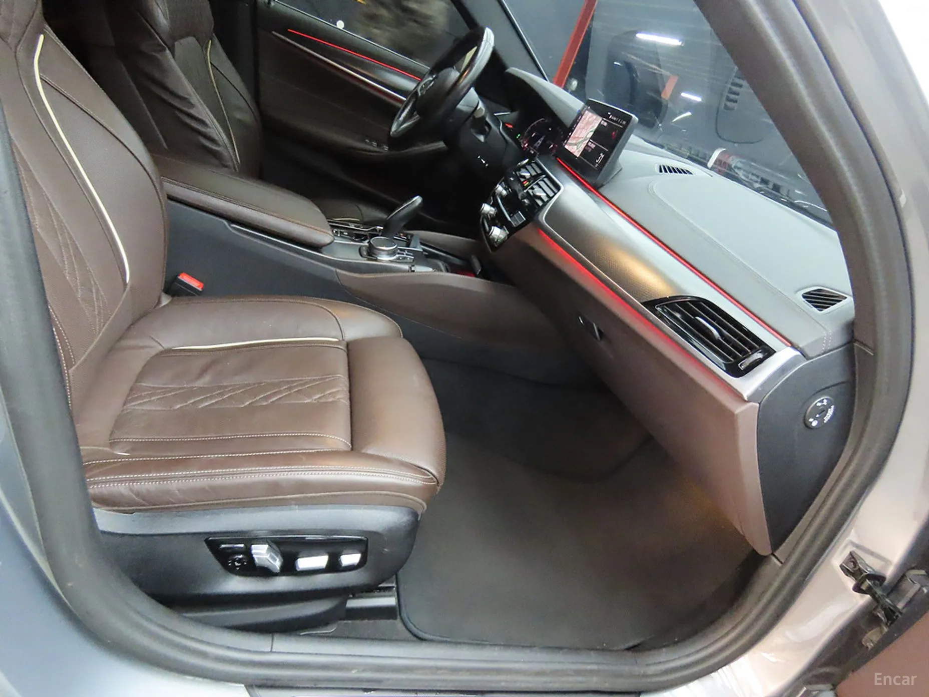BMW 5 Series (G30) превью 7