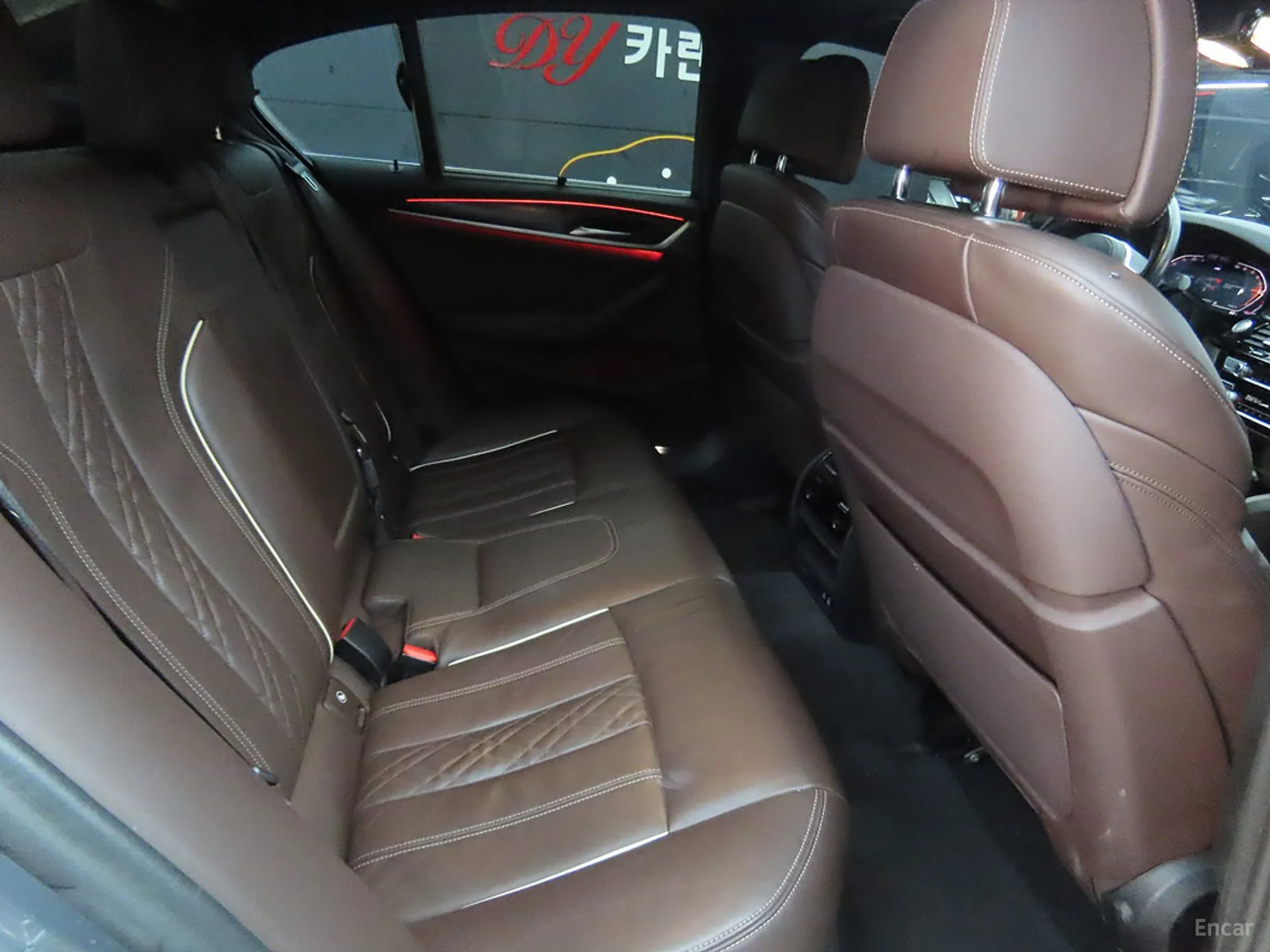 BMW 5 Series (G30) превью 8