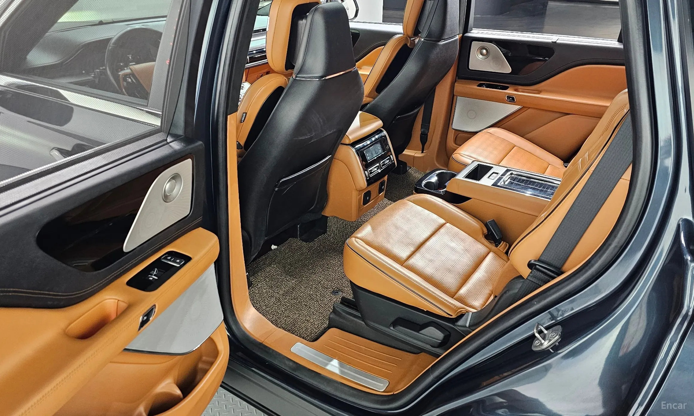 Lincoln Aviator 2nd Generation превью 12