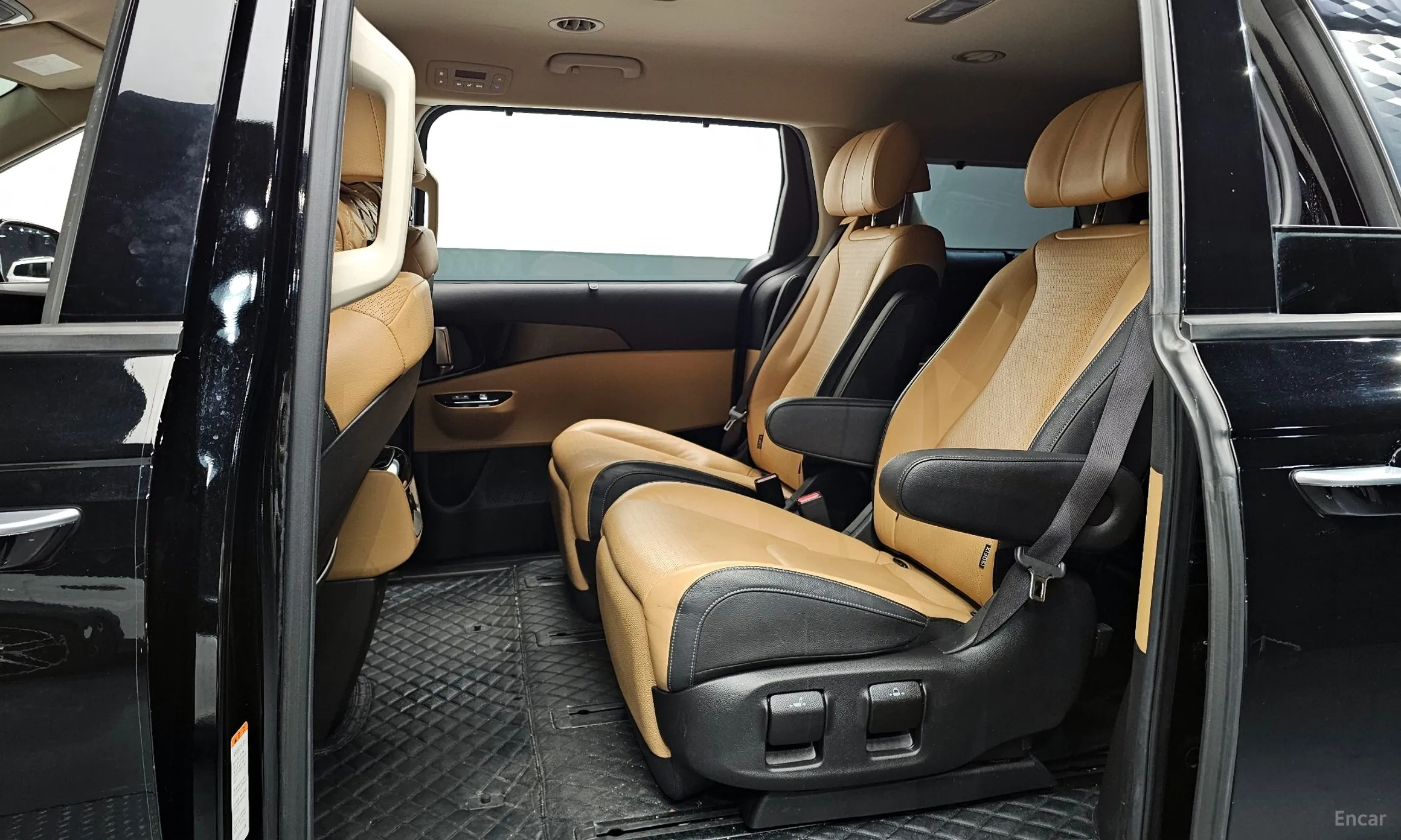 Kia Carnival Gen 4 превью 12