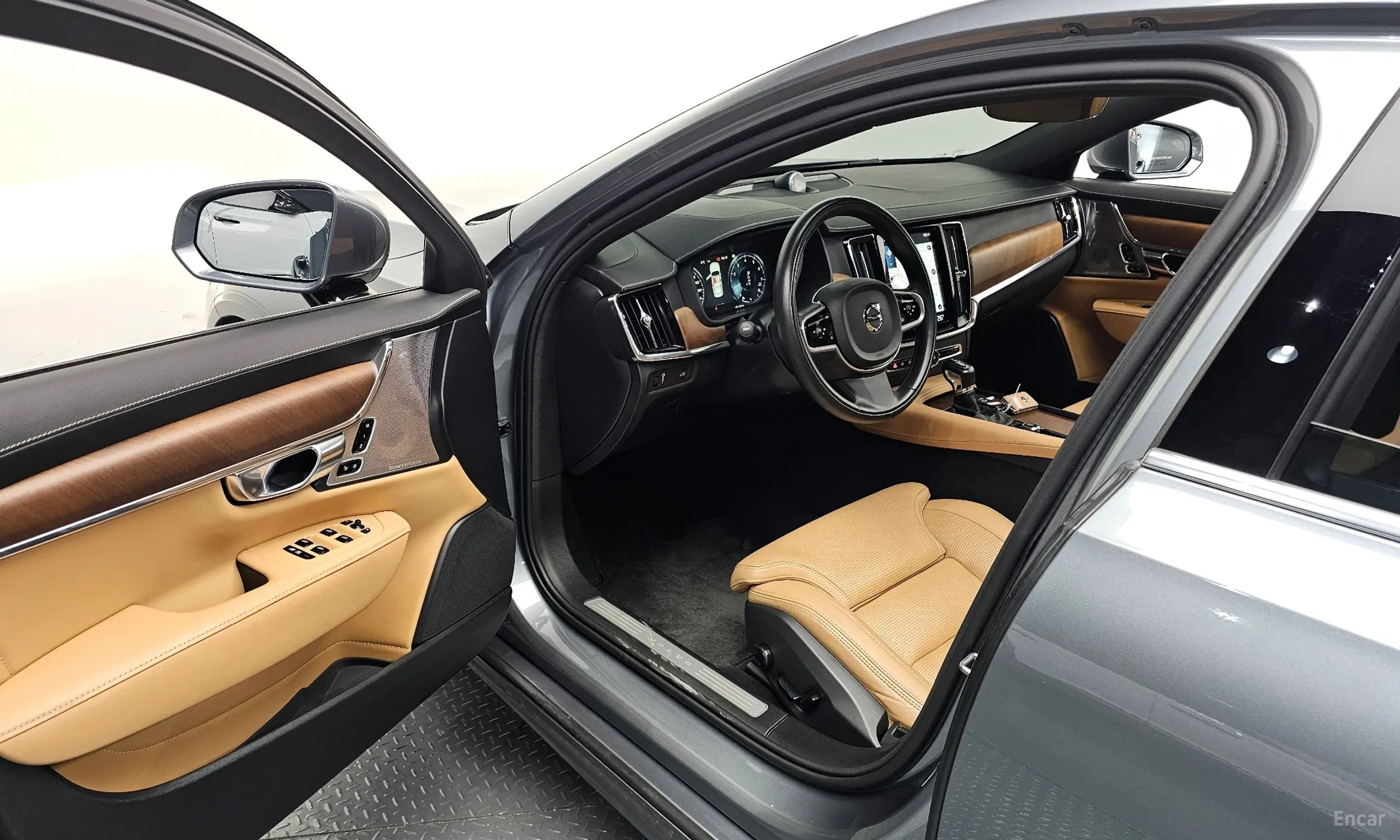 Volvo S90 превью 11