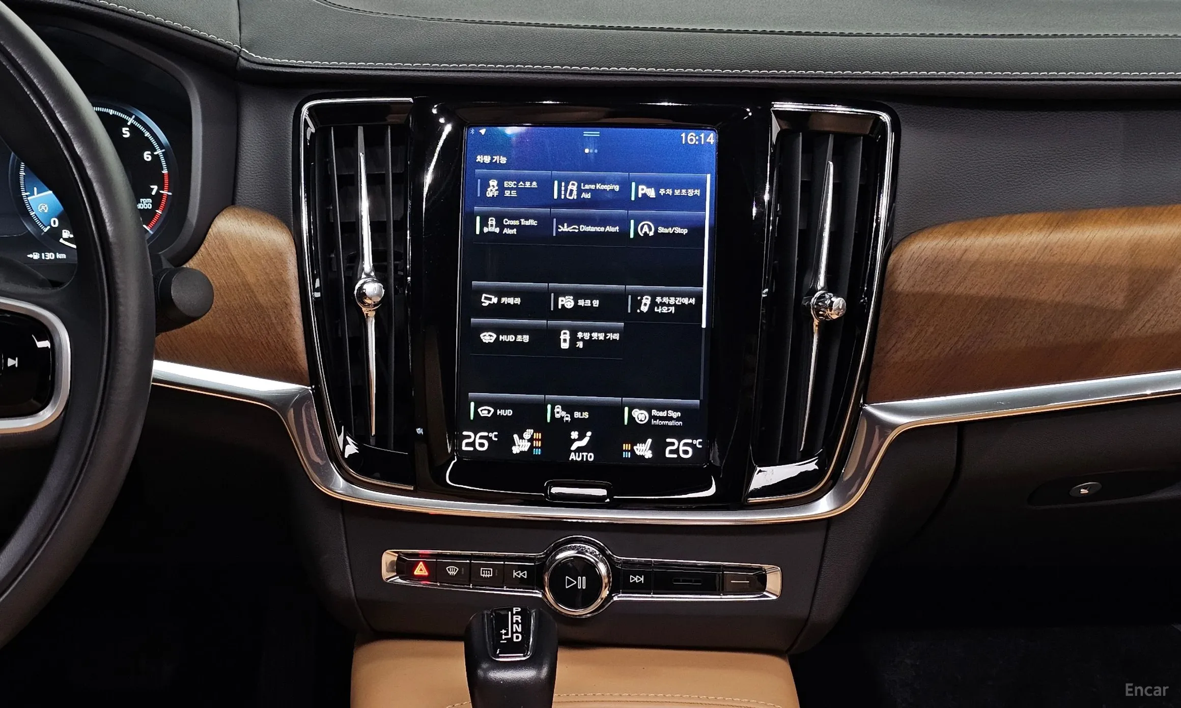 Volvo S90 превью 14