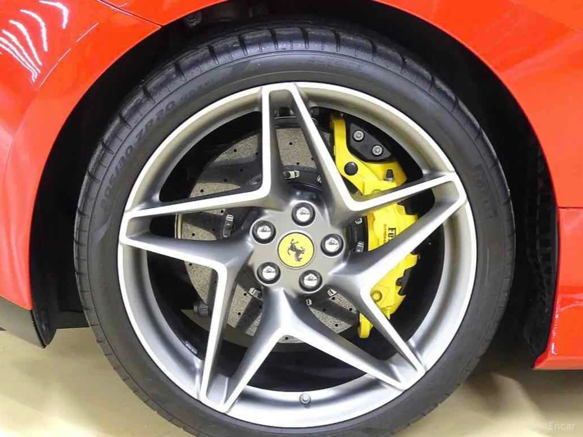 Ferrari F8 Spider превью 9