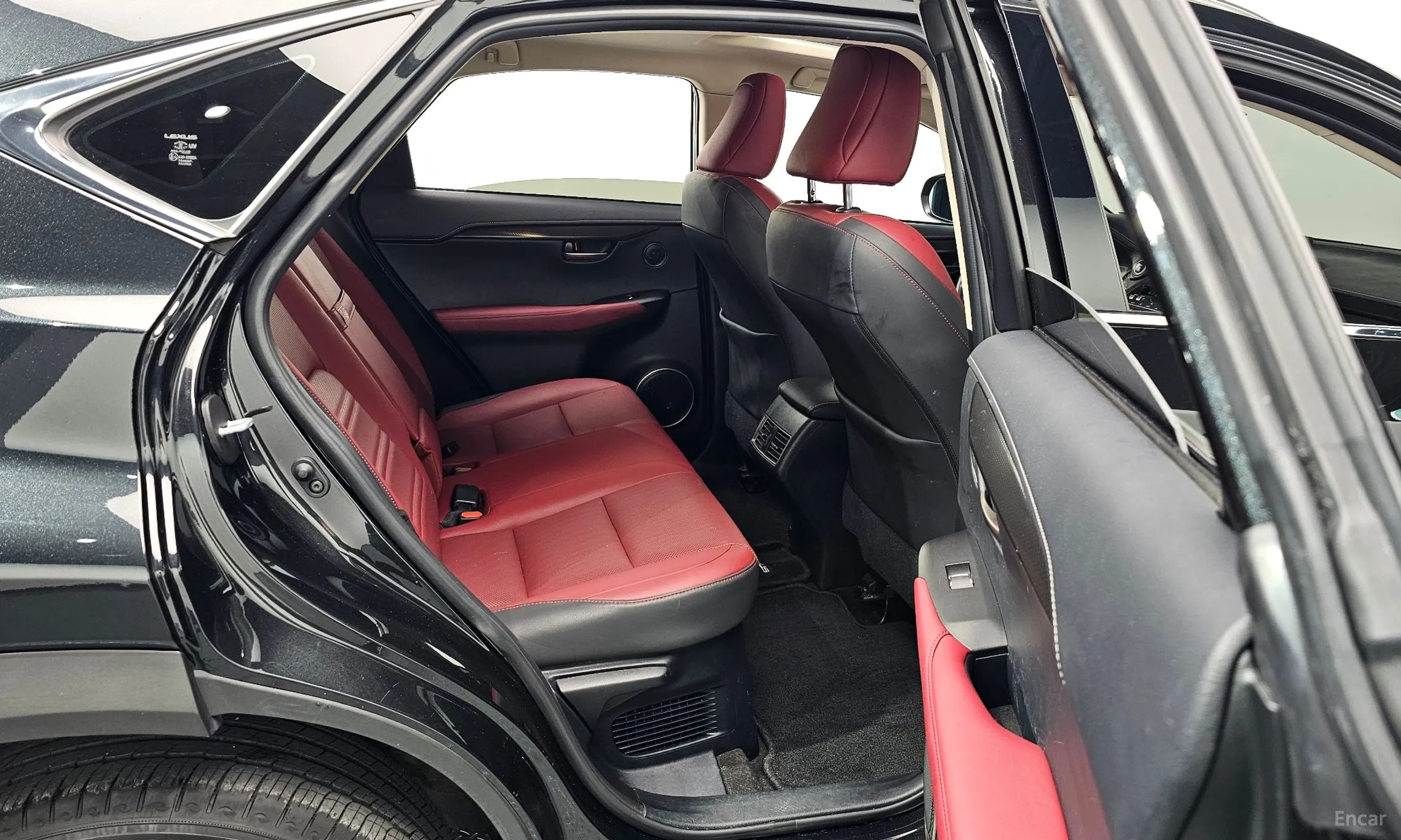 Lexus NX300h превью 11