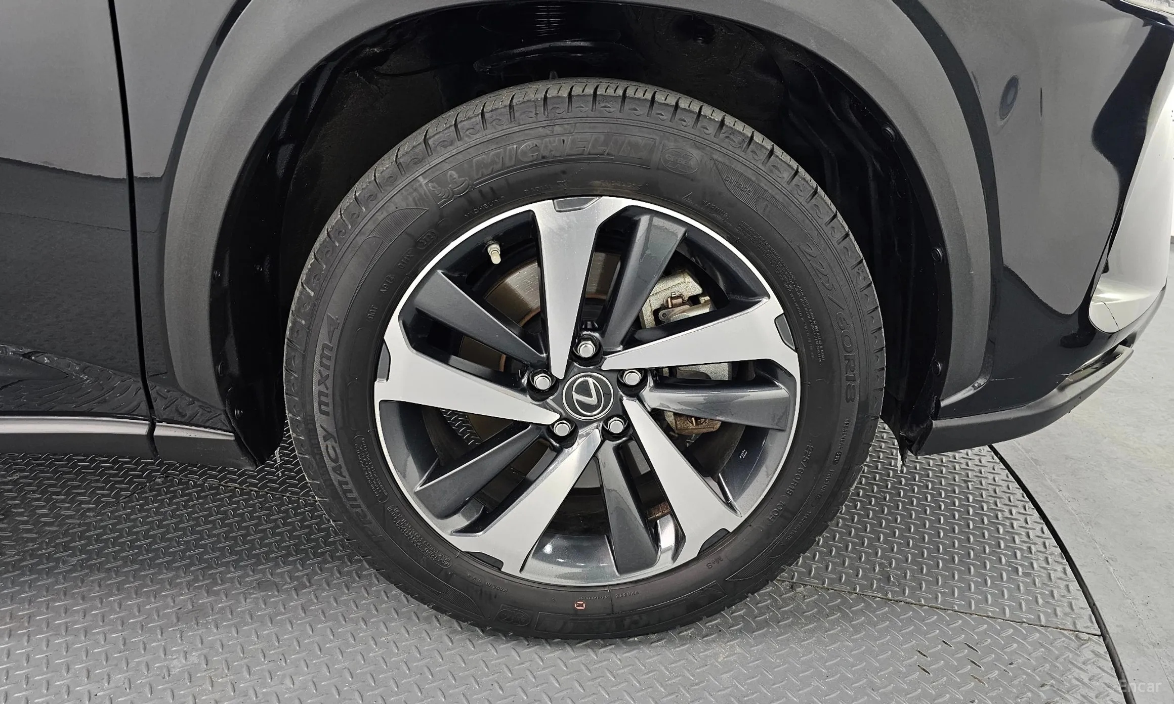 Lexus NX300h превью 5