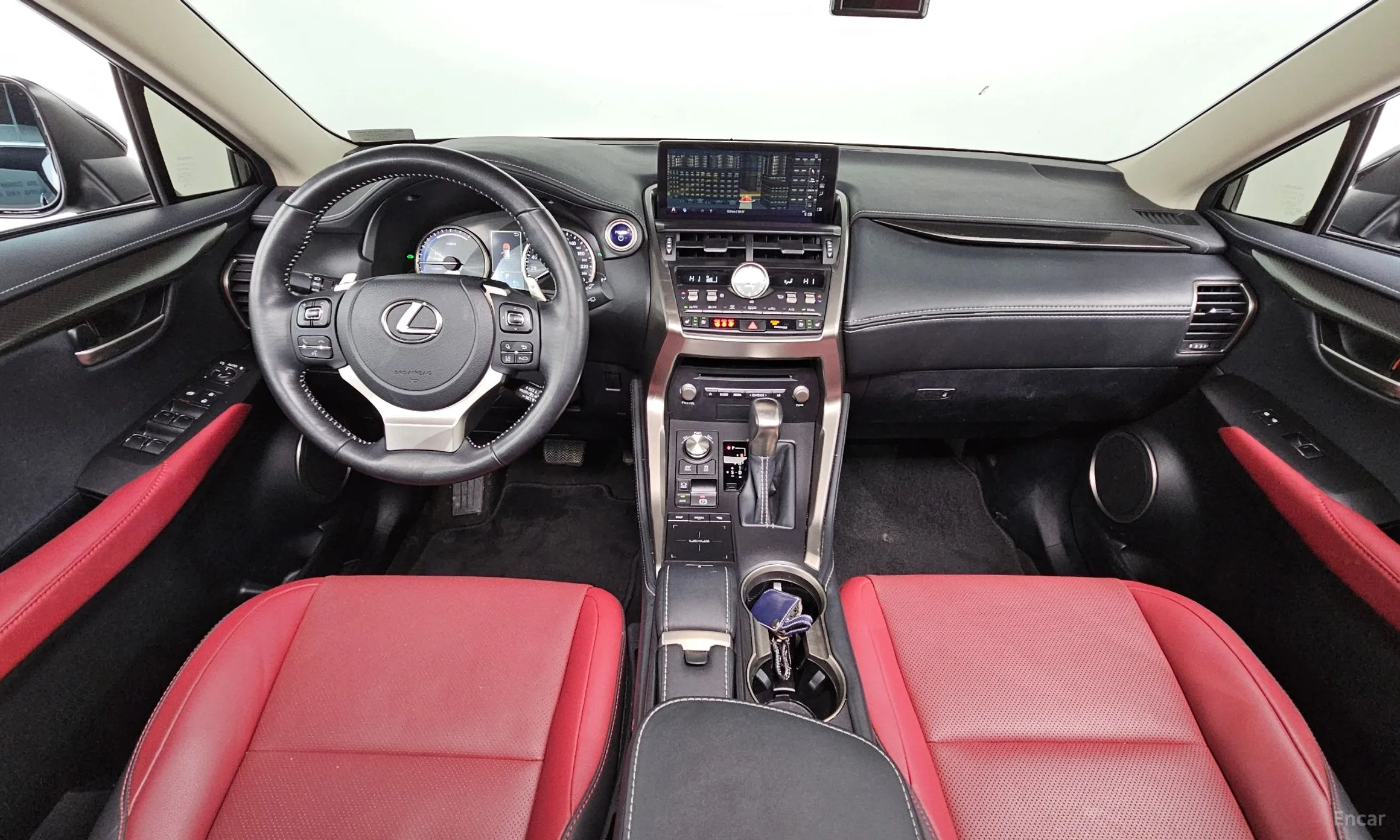 Lexus NX300h превью 7