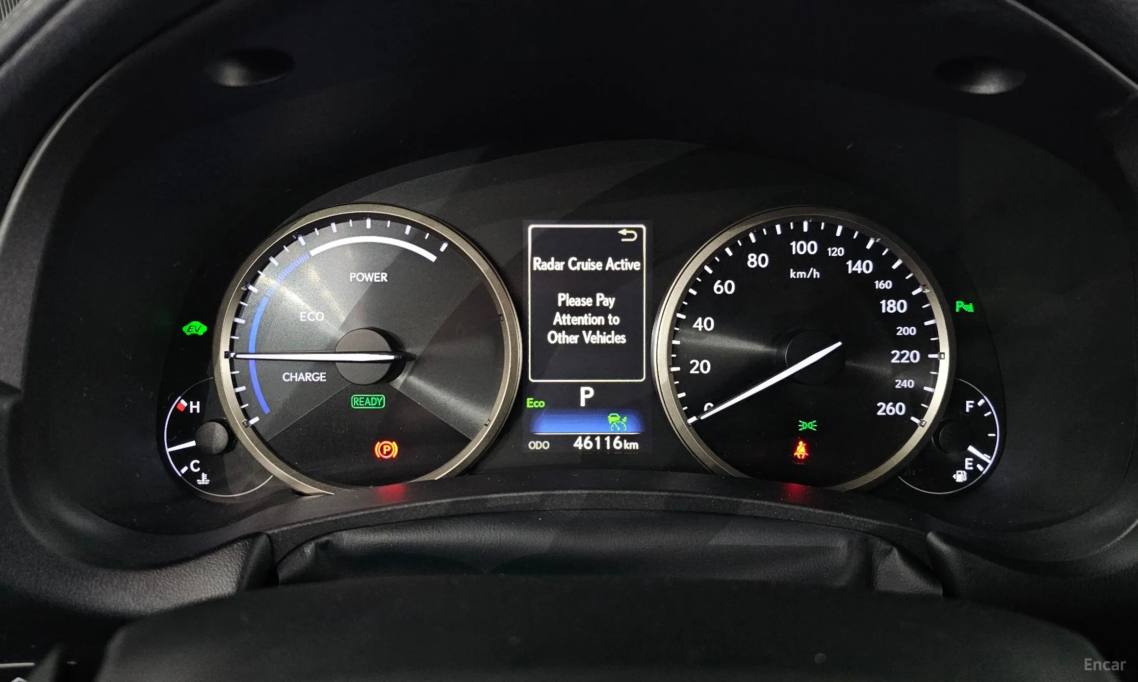 Lexus NX300h превью 8