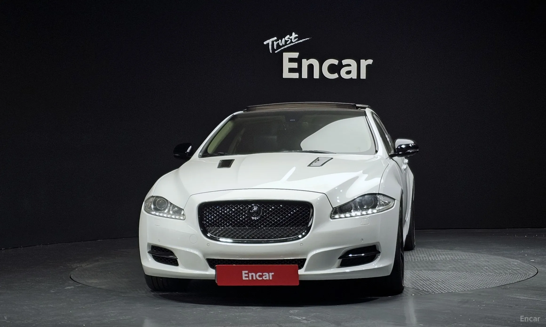 Jaguar All New XJ превью 3