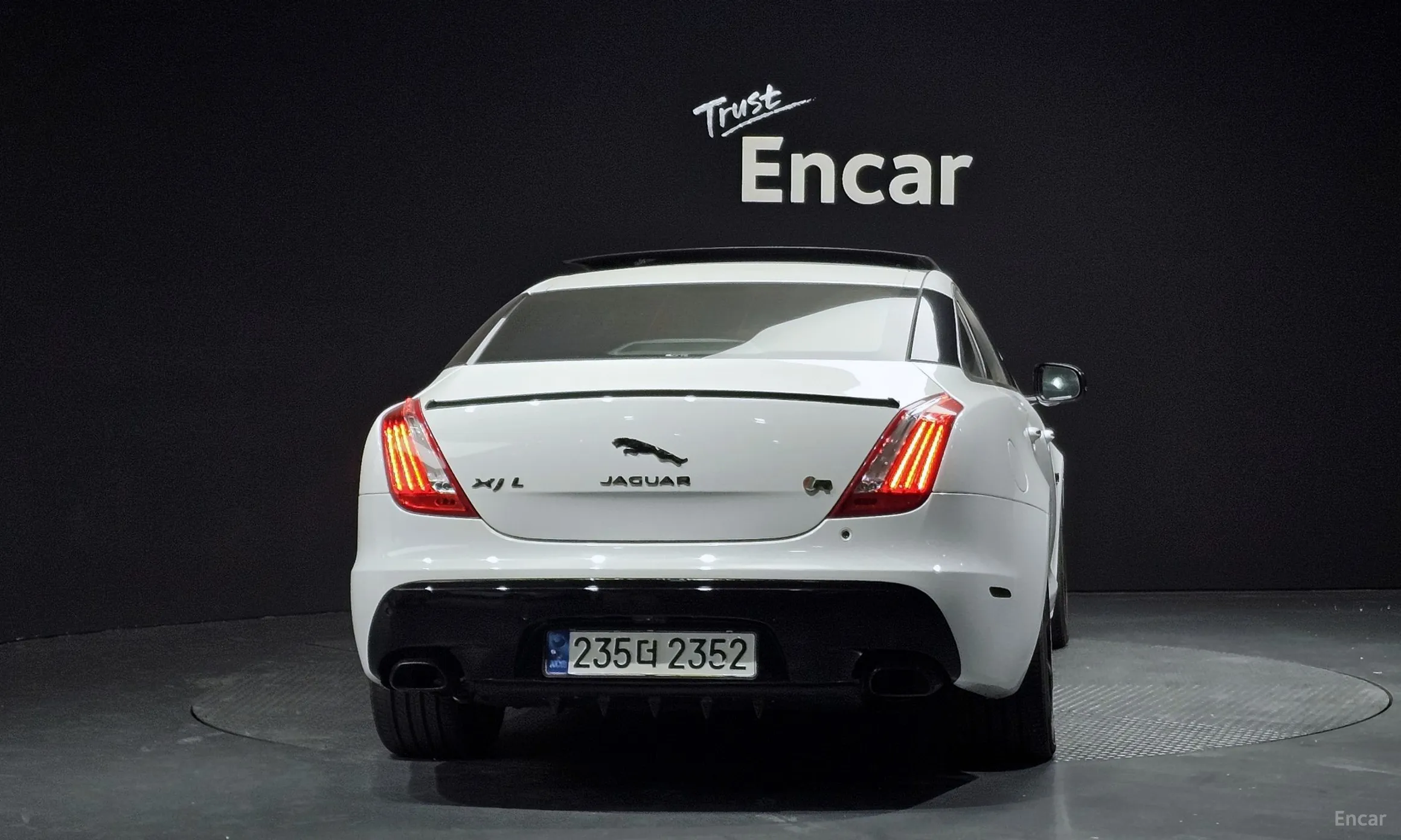 Jaguar All New XJ превью 4