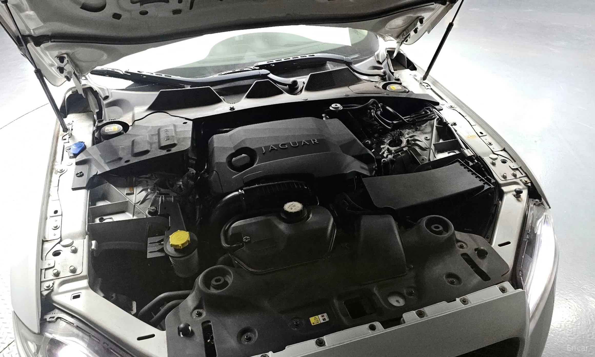 Jaguar All New XJ превью 6