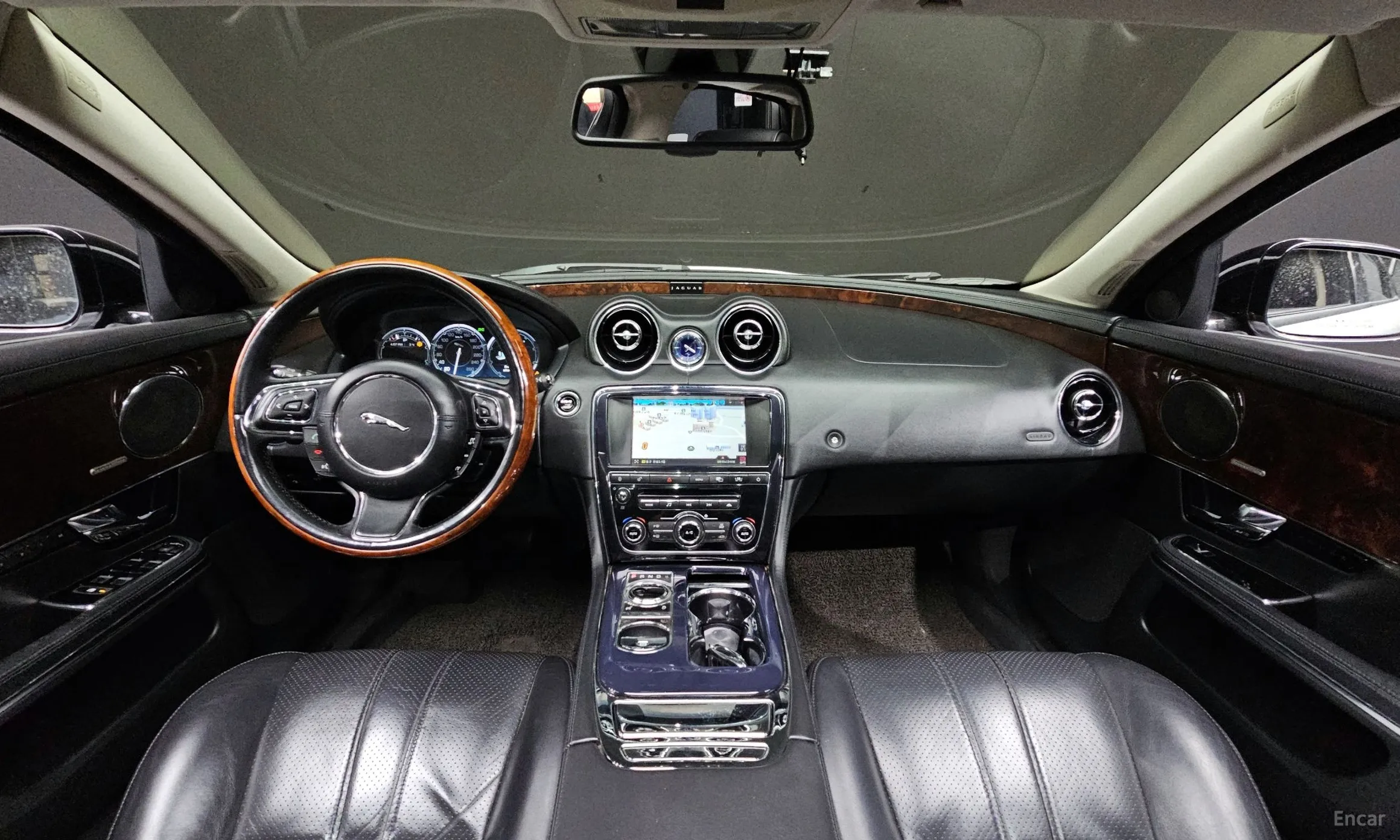 Jaguar All New XJ превью 7