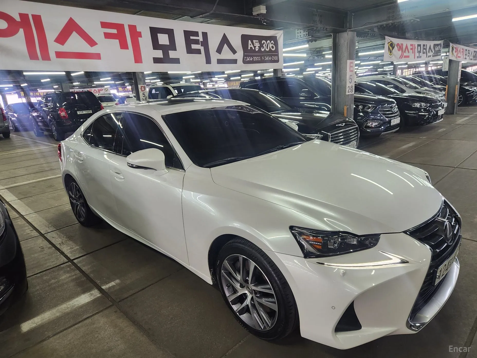 Lexus New IS300 превью 3