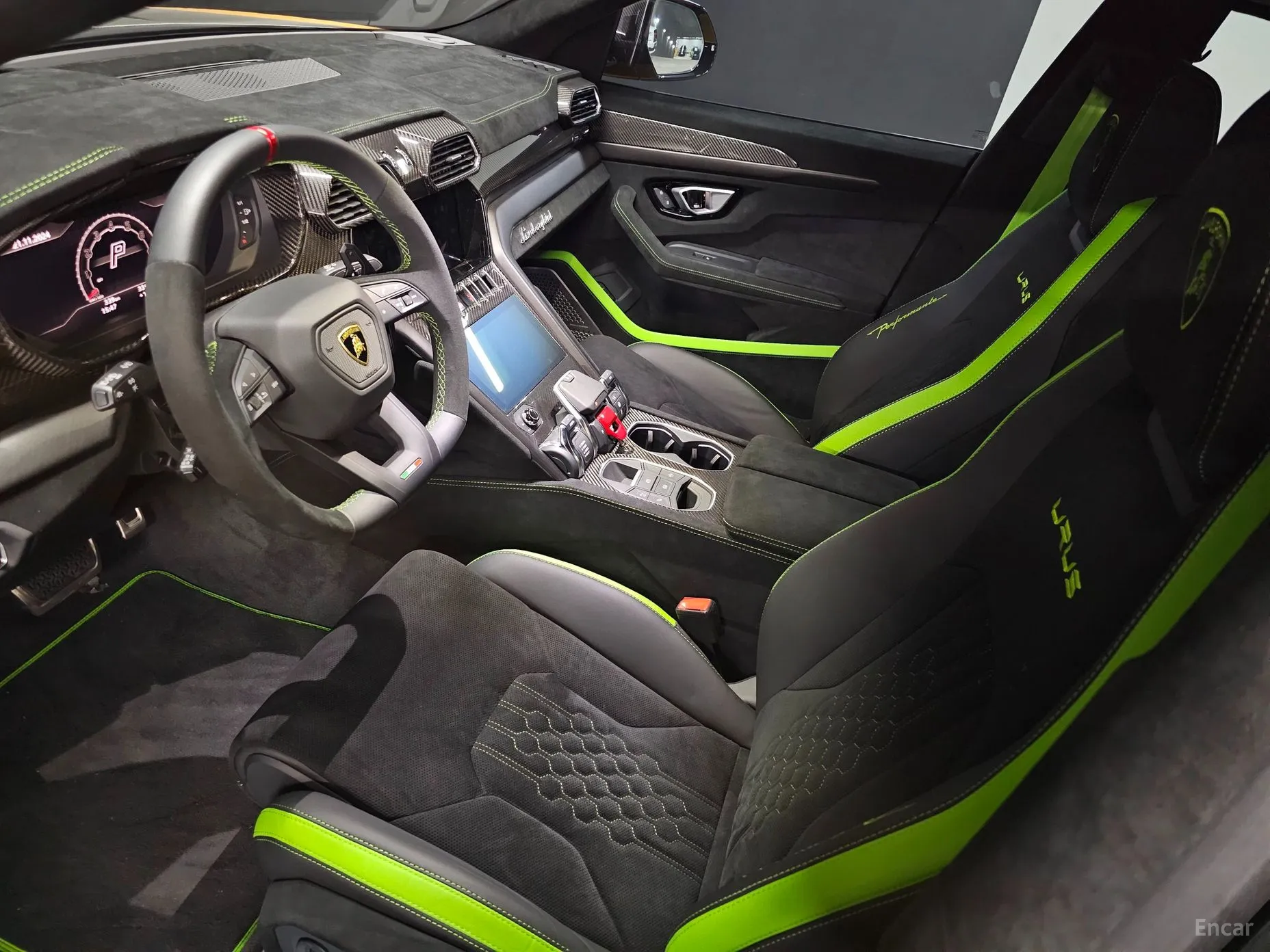 Lamborghini Urus превью 11
