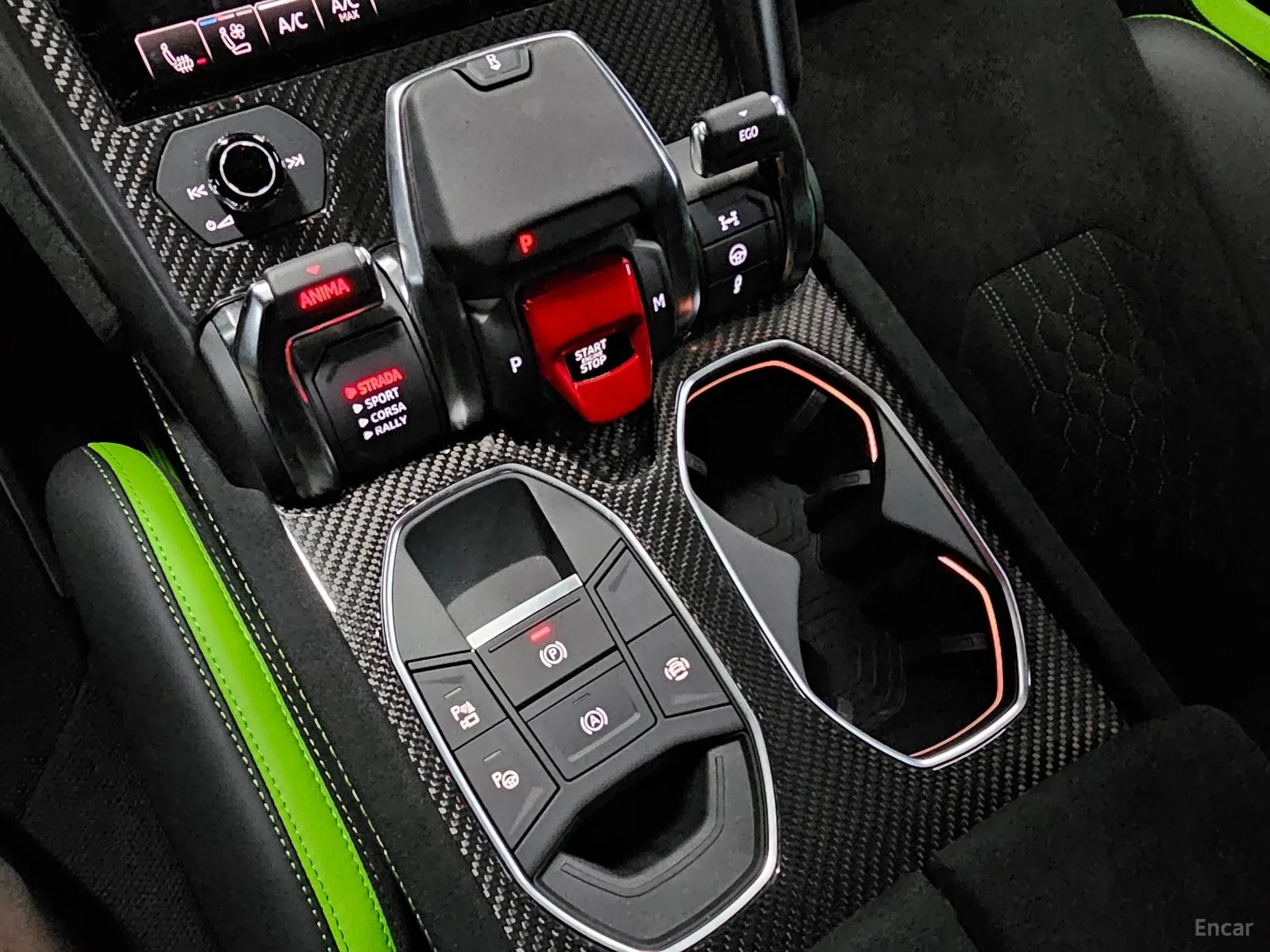 Lamborghini Urus превью 14