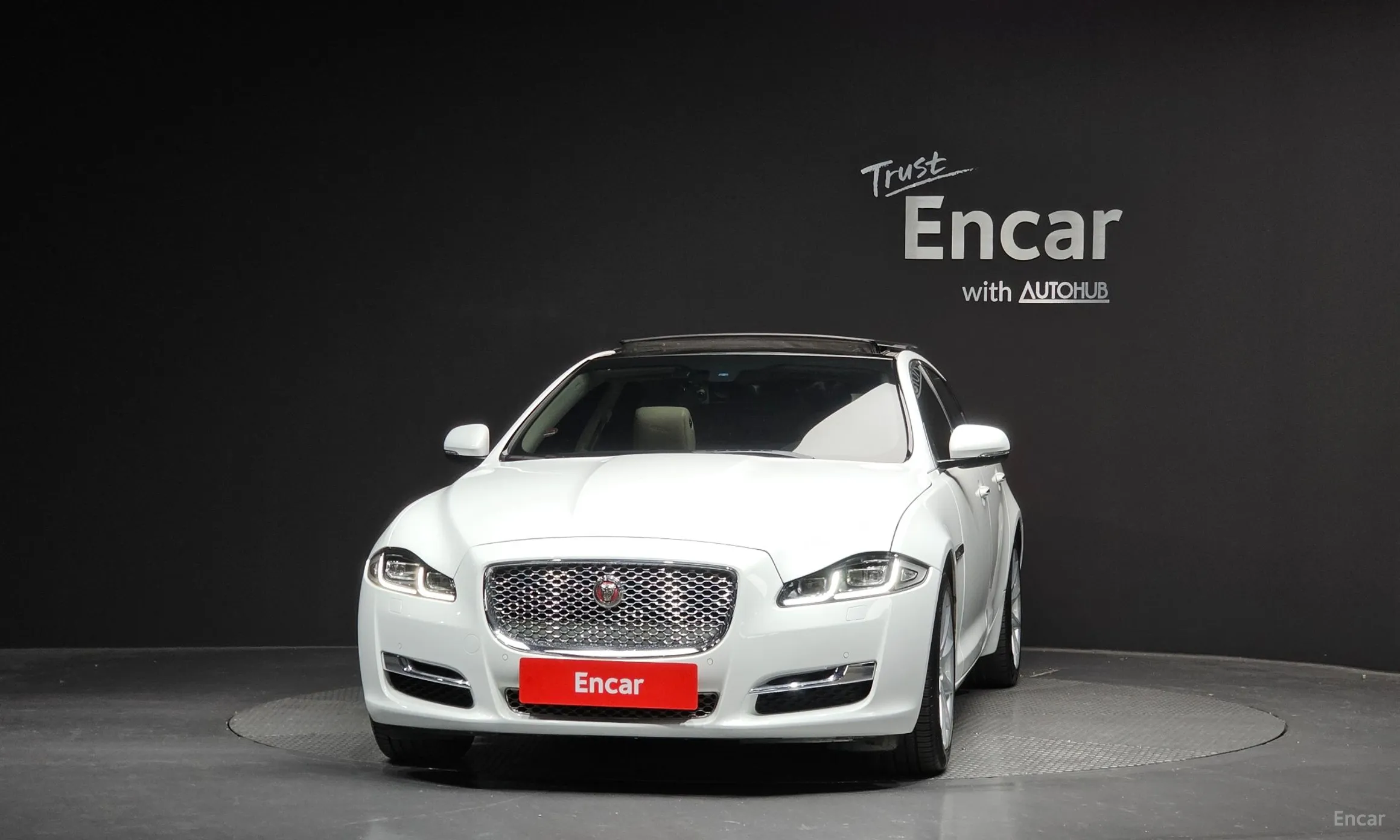 Jaguar All New XJ превью 3
