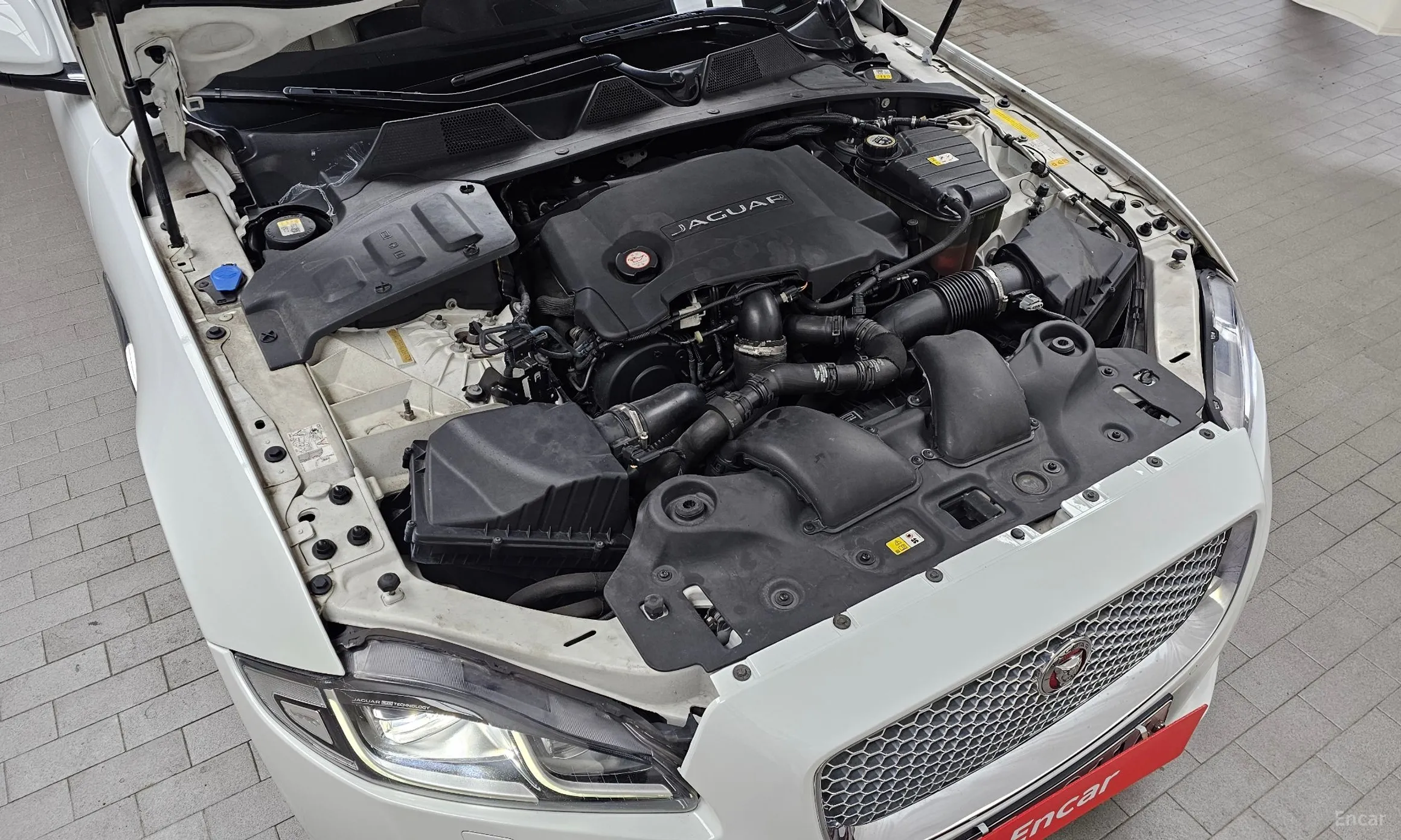 Jaguar All New XJ превью 6