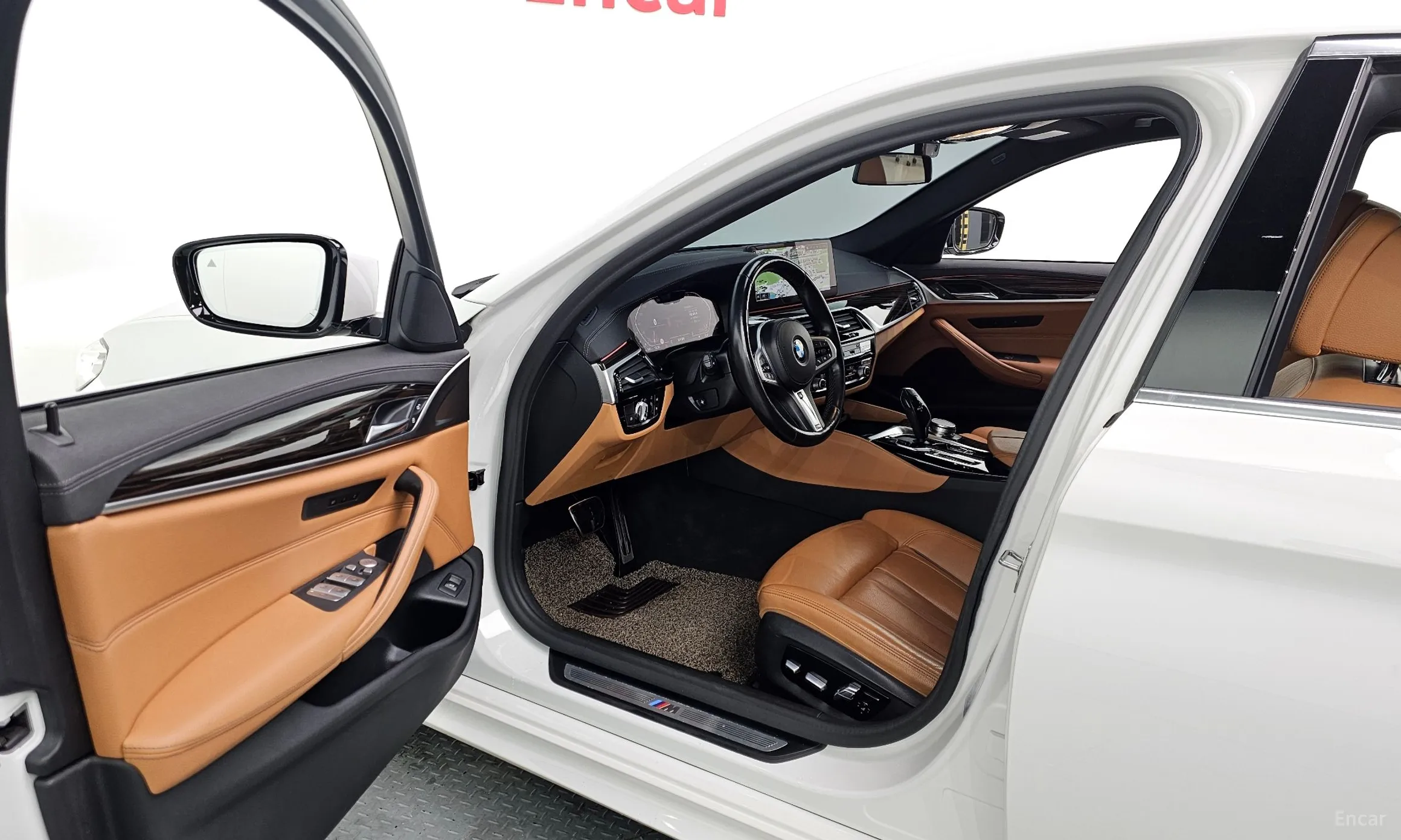BMW 5 Series (G30) превью 10