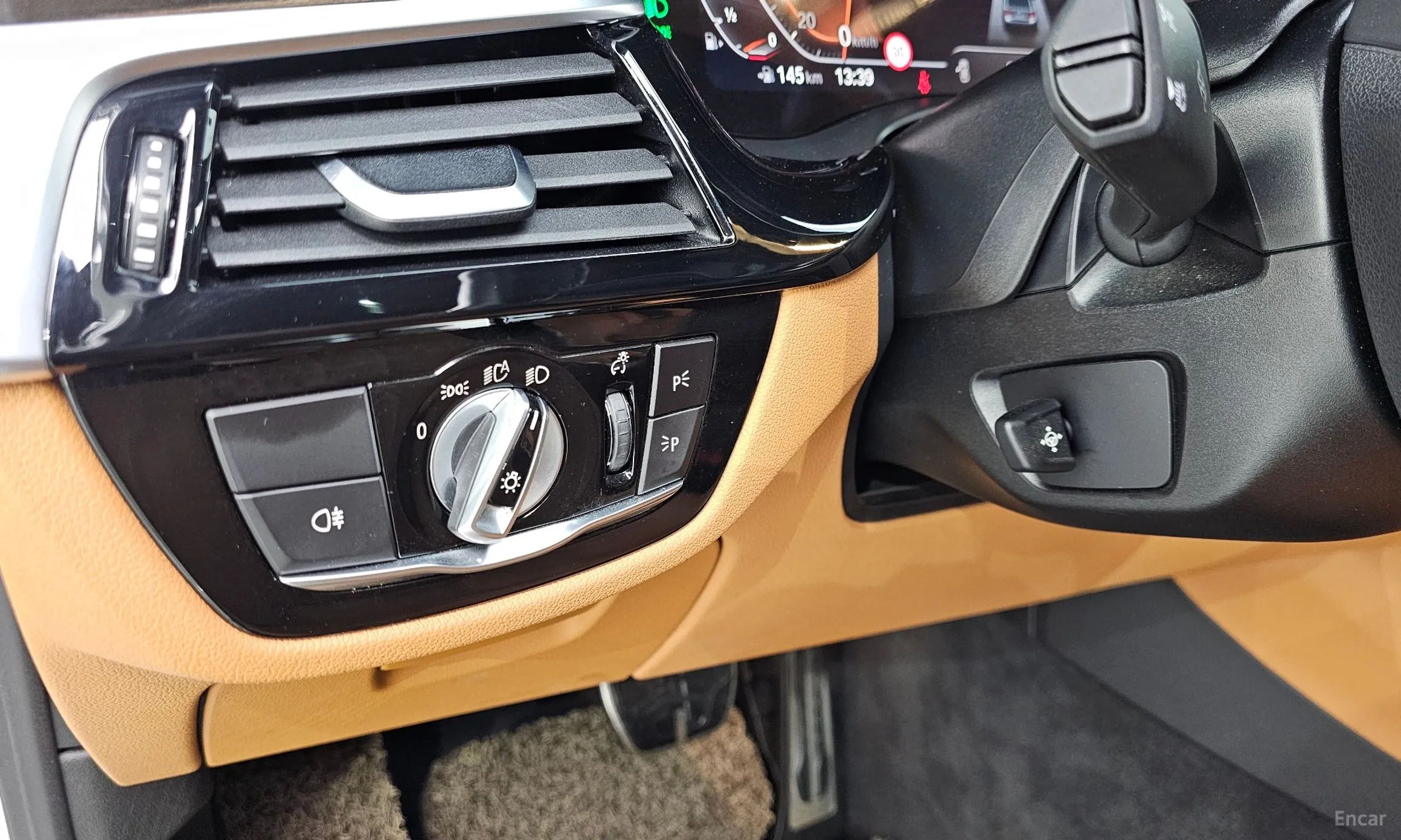 BMW 5 Series (G30) превью 16