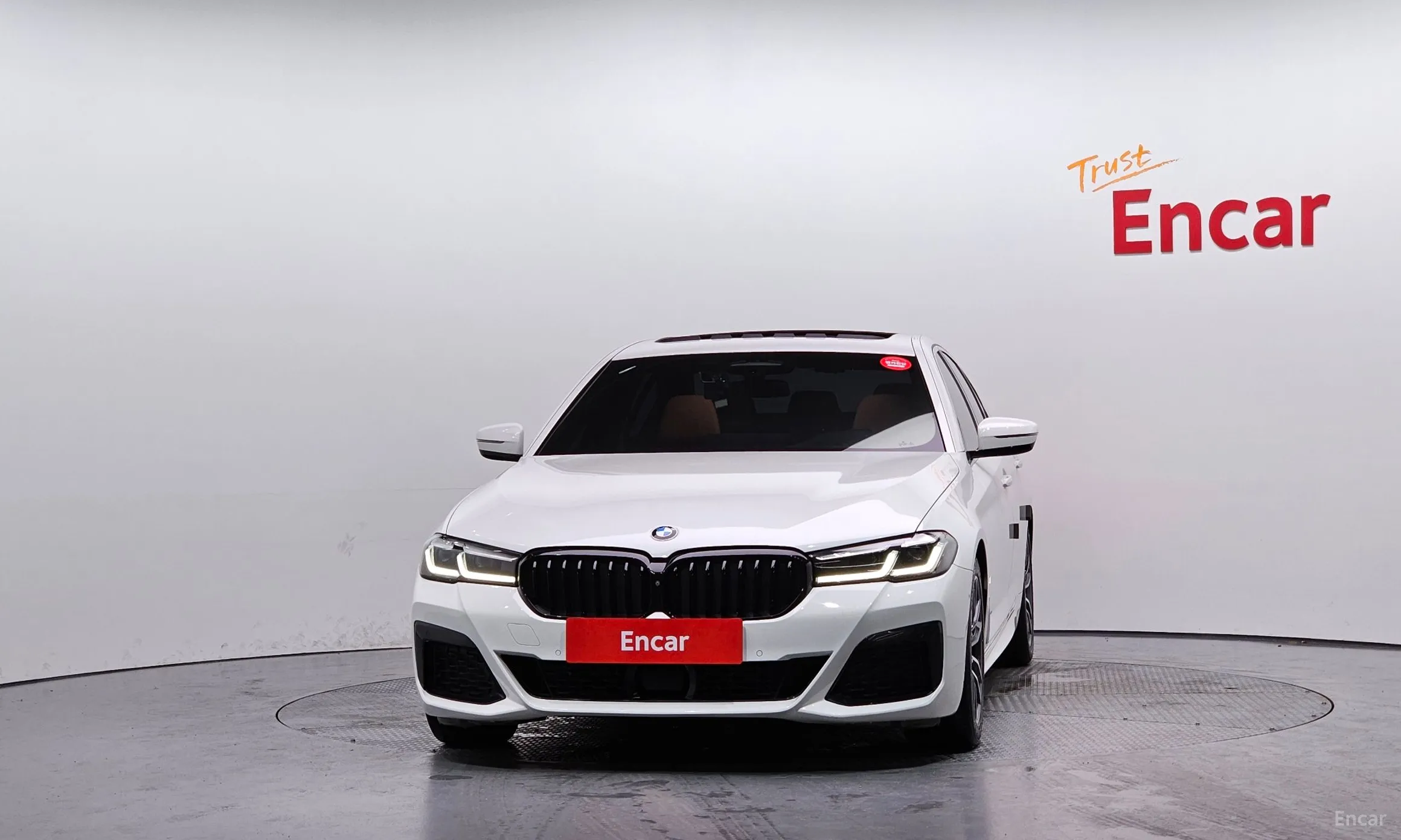 BMW 5 Series (G30) превью 3